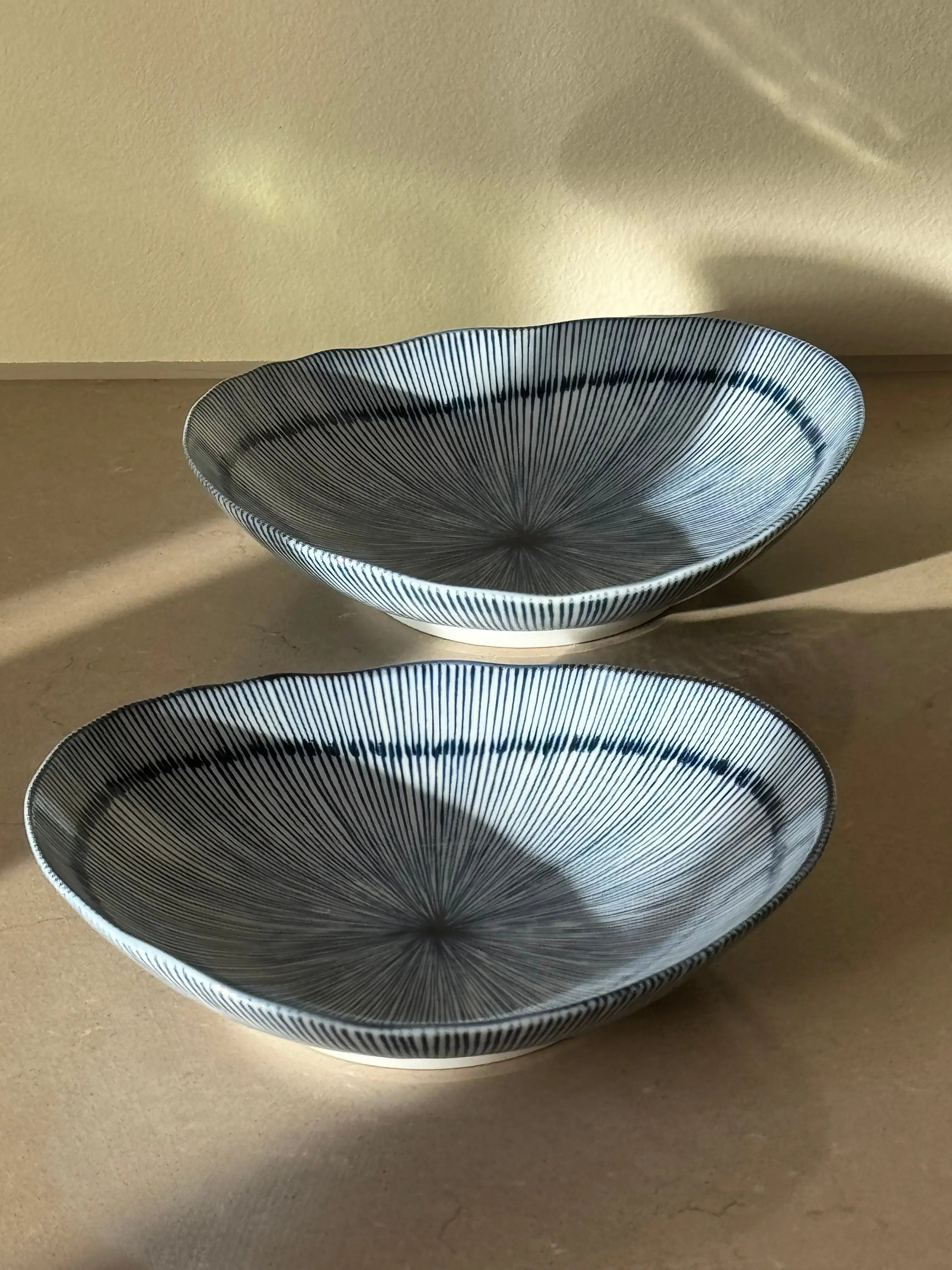 Japansk Oval Blåstribet Fad/Dyb Tallerken med Julienne Mønster | 16 cm Studio Hafnia