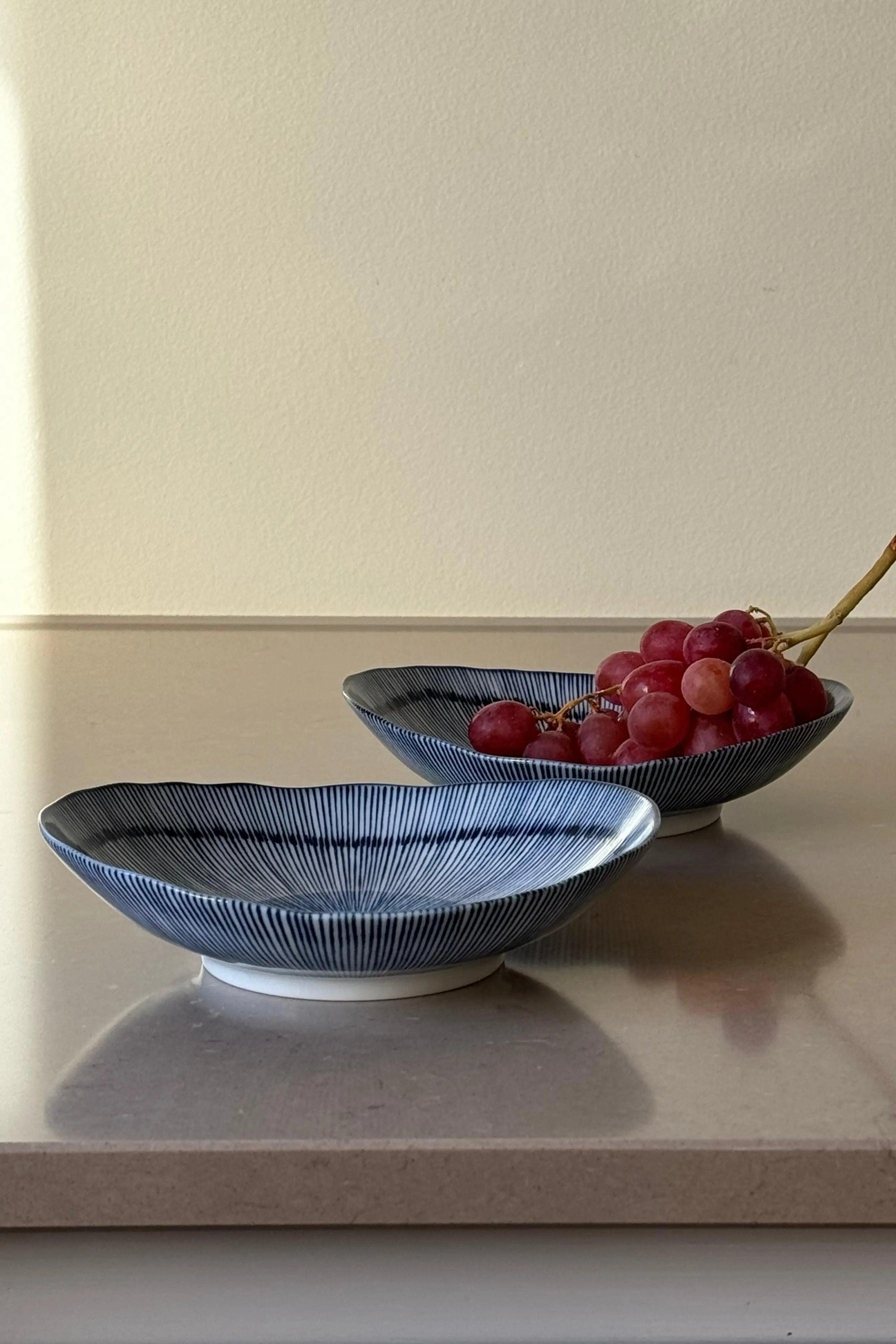 Japansk Oval Blåstribet Fad/Dyb Tallerken med Julienne Mønster | 16 cm Studio Hafnia