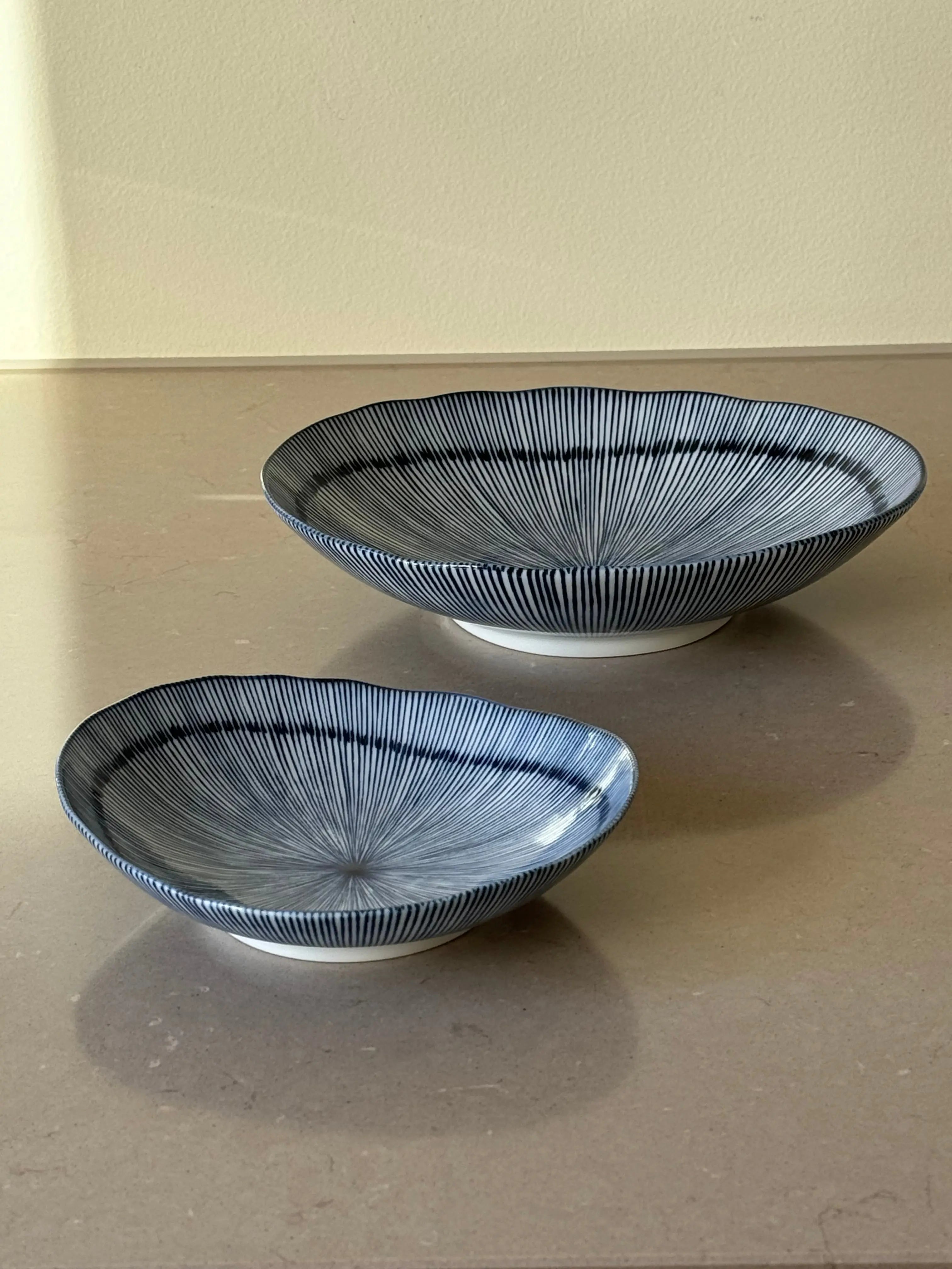 Dyb Tallerken med Julienne Mønster | 22 cm Studio Hafnia