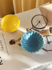 Japansk blomsterskål i keramik | Lyseblå Studio Hafnia