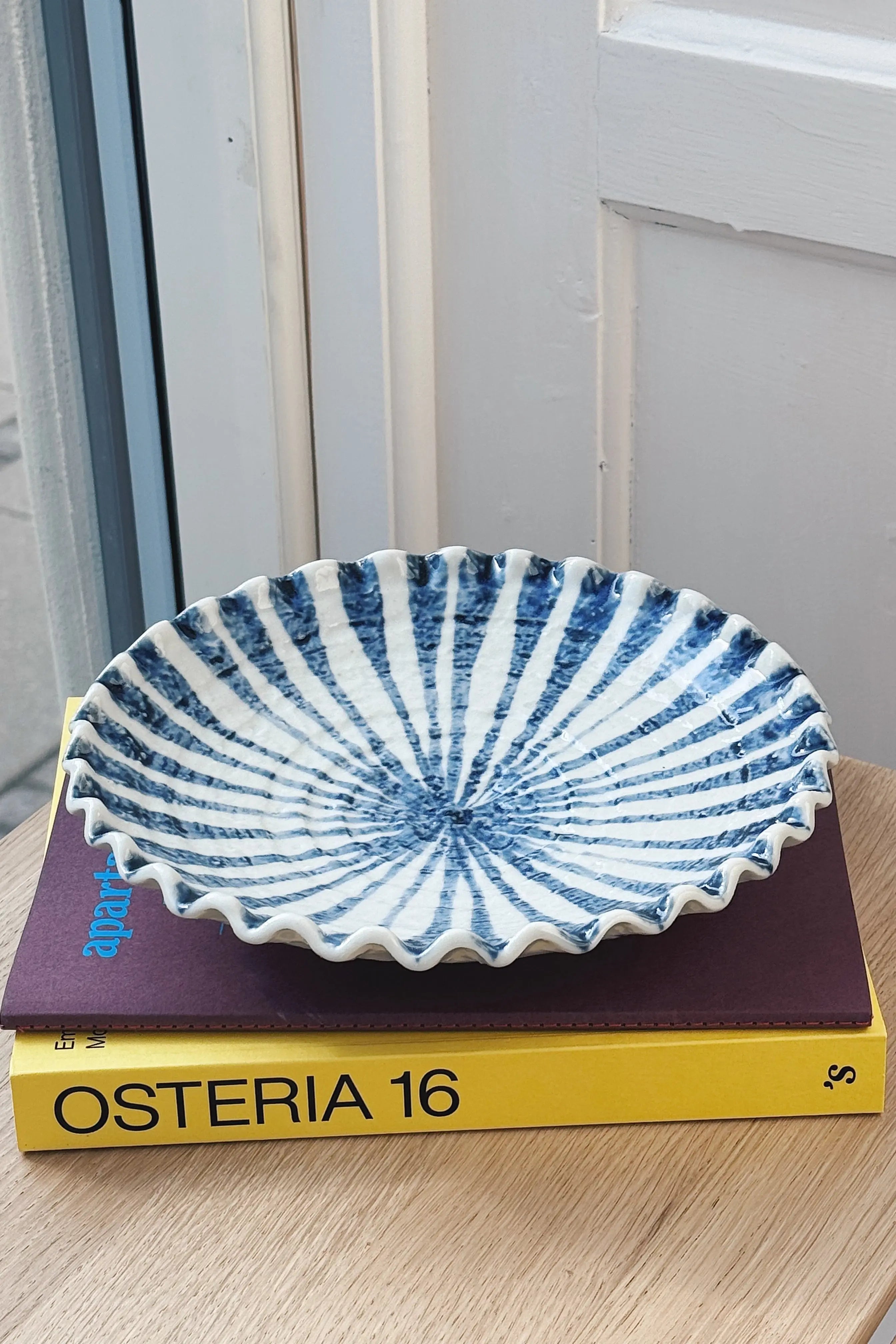 Japansk fad i Mino keramik – blå og hvid Ø22,8 cm Studio Hafnia