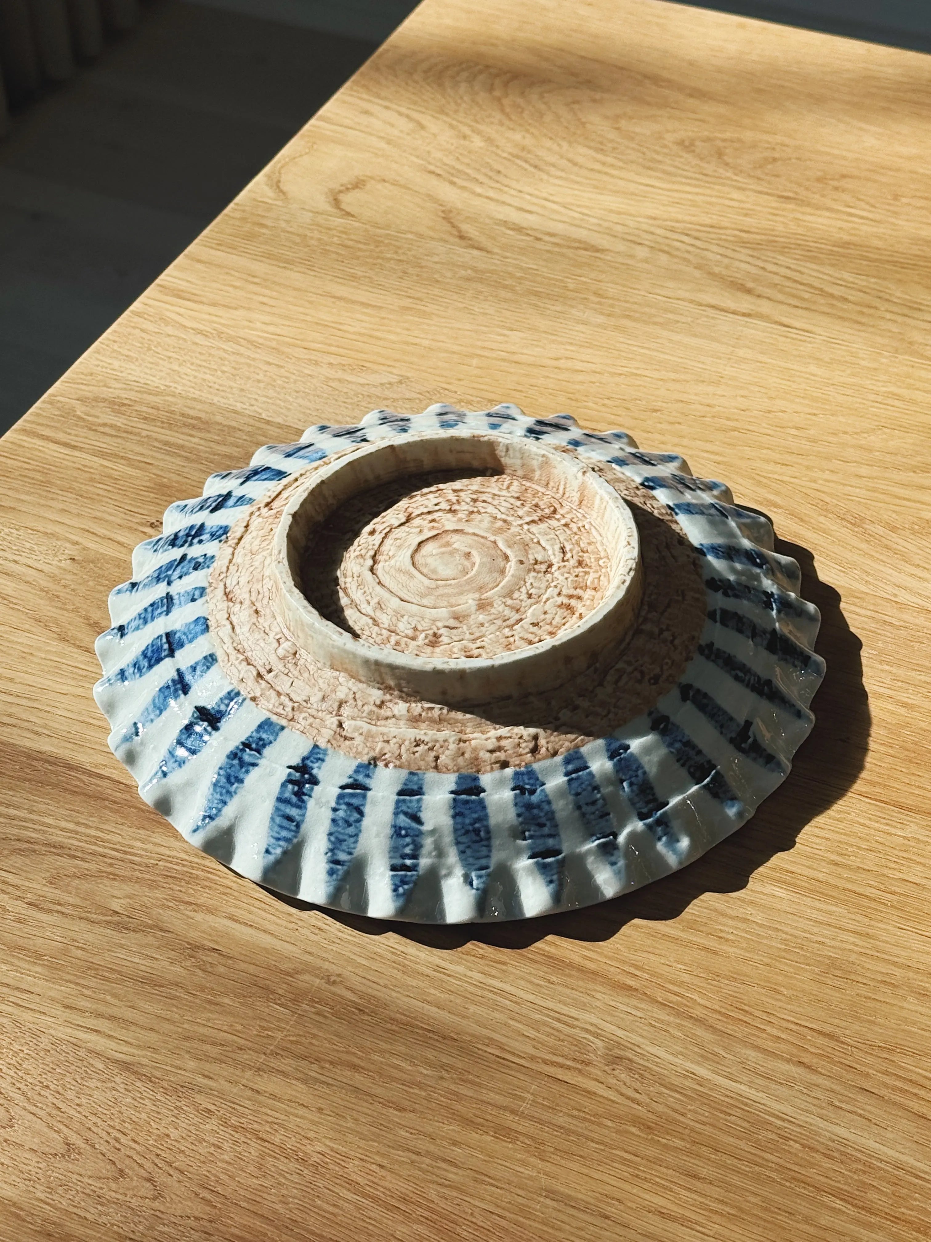 Japansk fad i Mino keramik – blå og hvid Ø22,8 cm Studio Hafnia