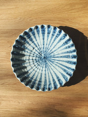 Japansk fad i Mino keramik – blå og hvid Ø22,8 cm Studio Hafnia