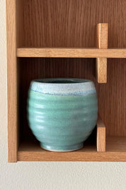 Japansk keramik kop – grøn med lyseblå kant (uden hank, 300 ml) Studio Hafnia