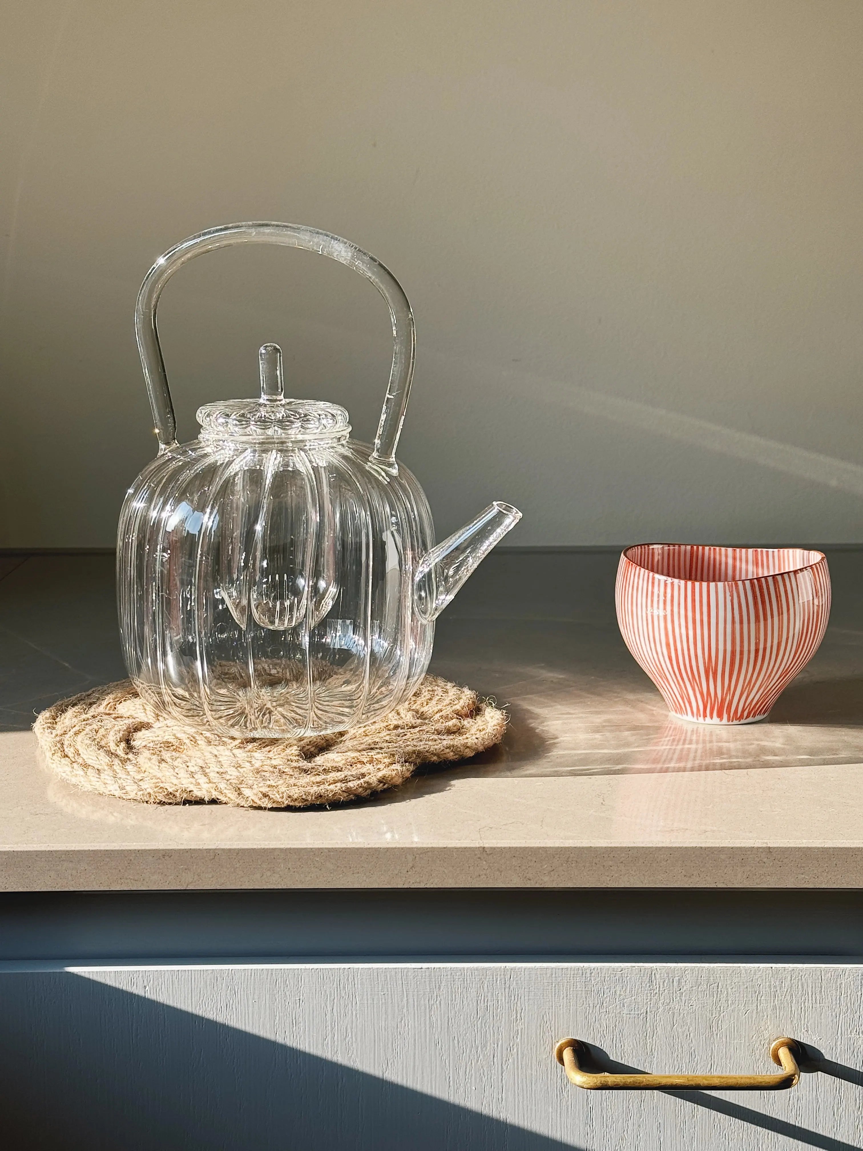 hvid stribet, organisk form (400 ml) Studio Hafnia