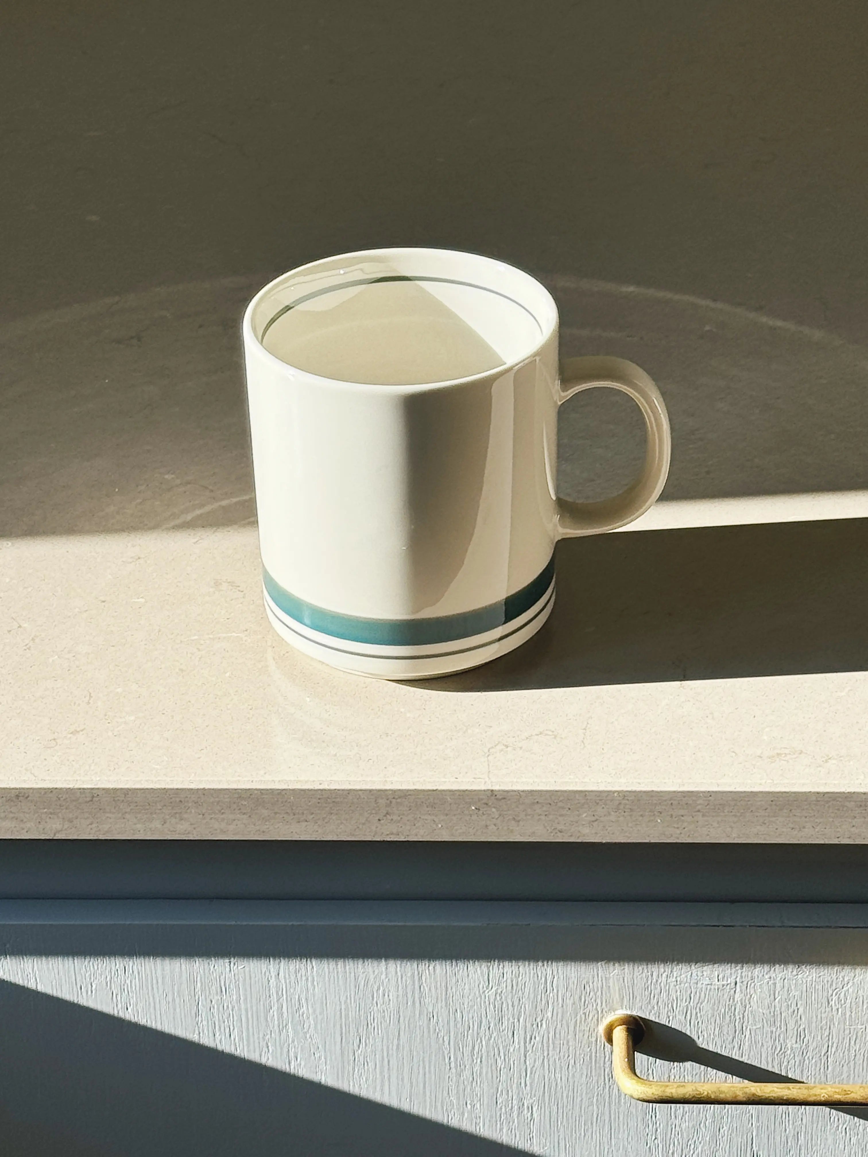 Japansk keramikkrus i hvid med grønne striber | 205 ml Studio Hafnia