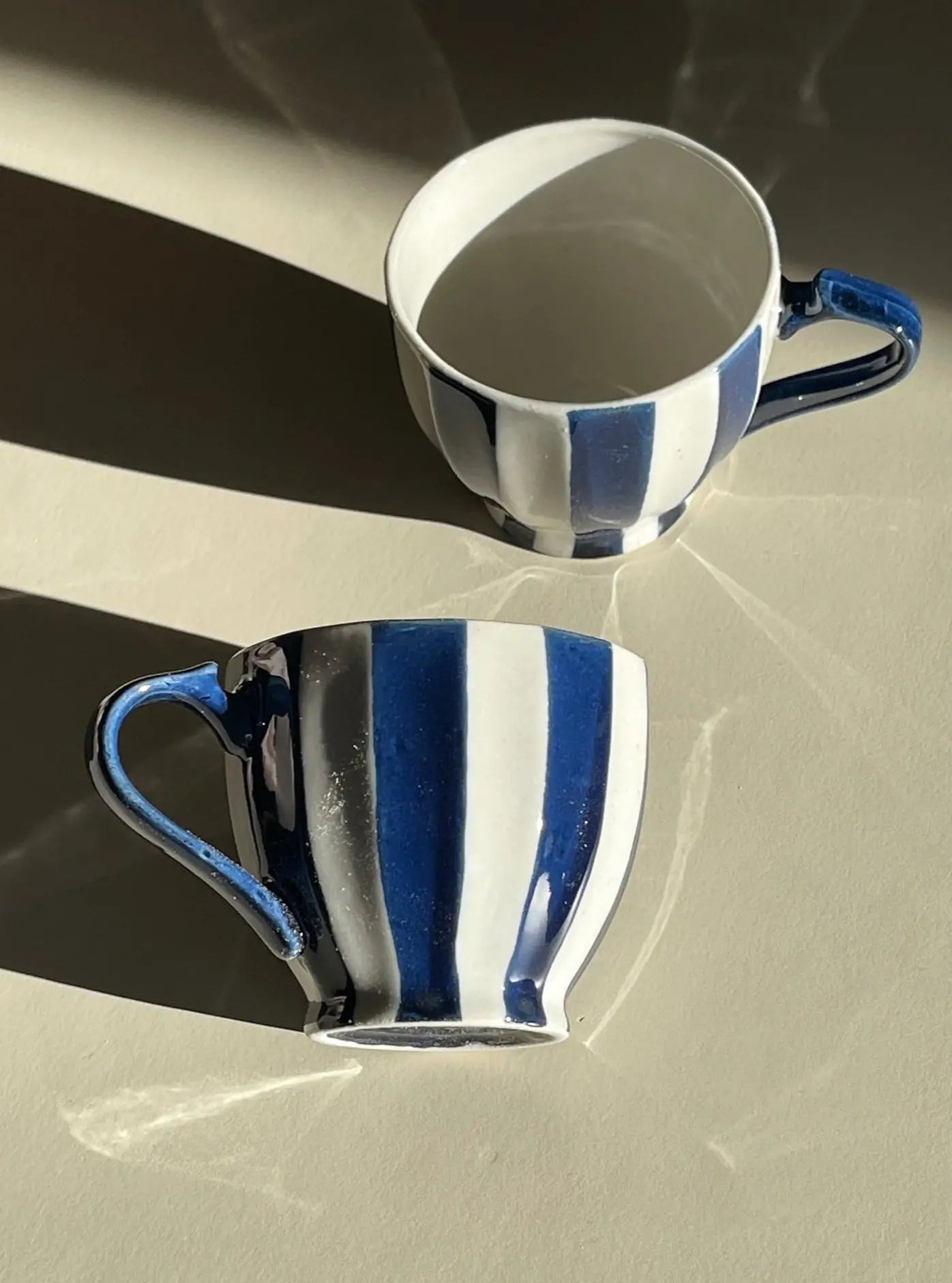 Japansk kop med hank i keramik | Mørkeblå/Hvid stribet Studio Hafnia