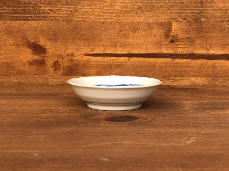 Japansk skål i hvid keramik med motiv af blå kat | 10 cm Studio Hafnia