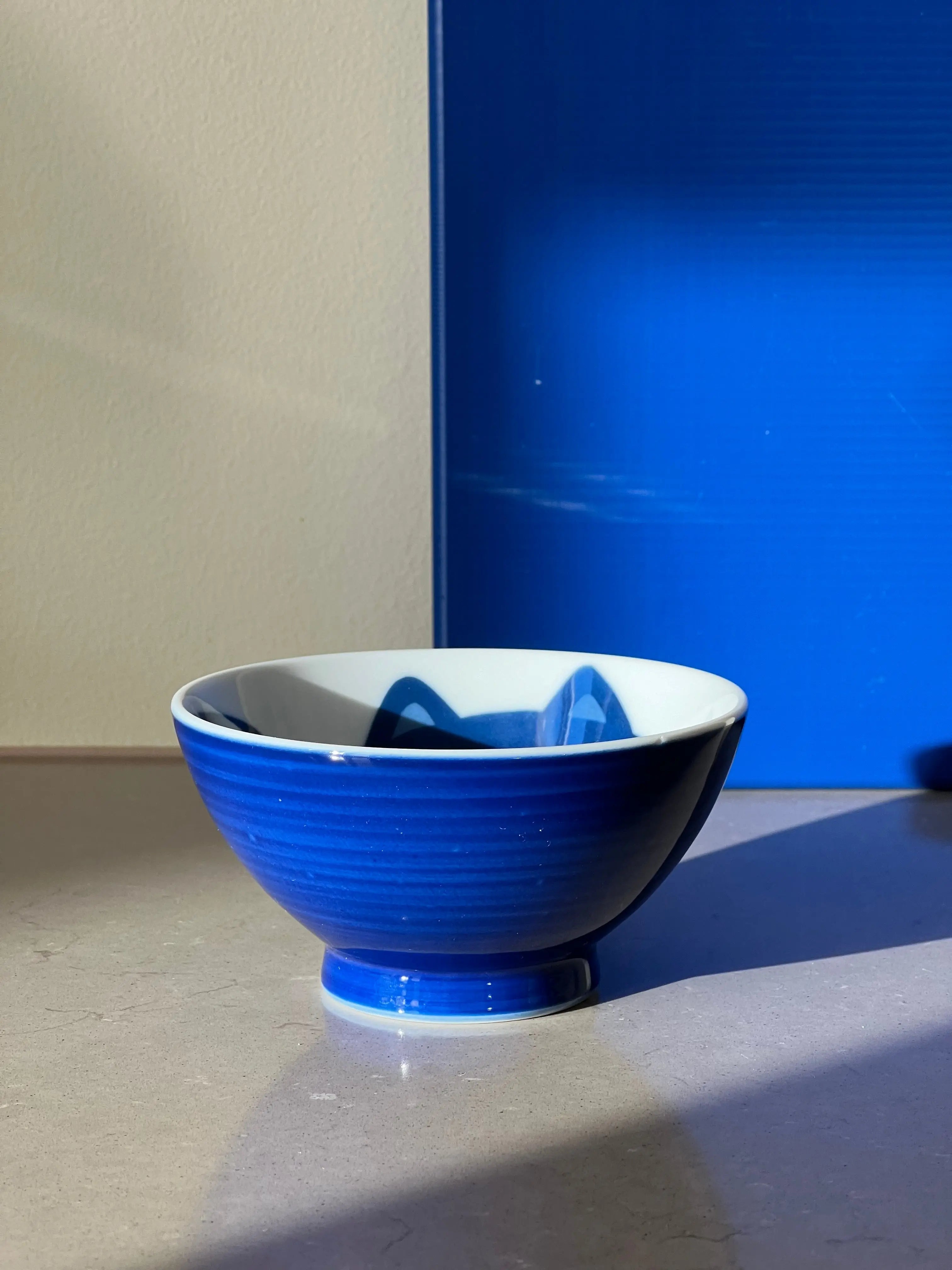 Japansk skål med blå kat | 11.5 cm Studio Hafnia