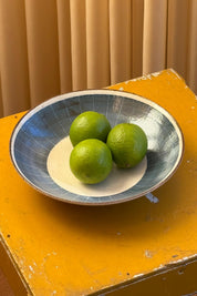 Japansk skål med blåt mønster og brun kant i keramik | 22 cm Studio Hafnia