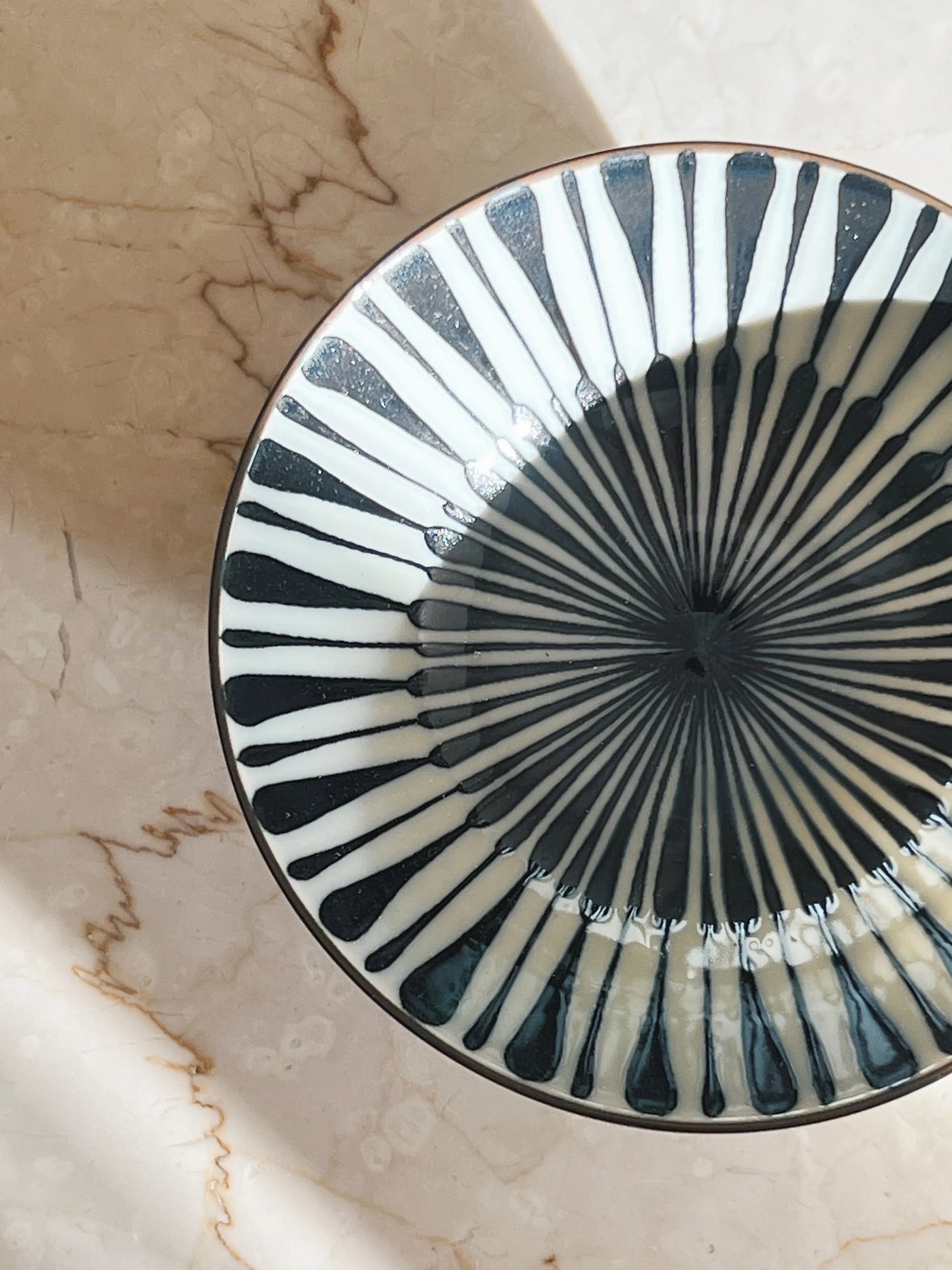 Japansk skål med dråbeformet mønster | To størrelser Studio Hafnia