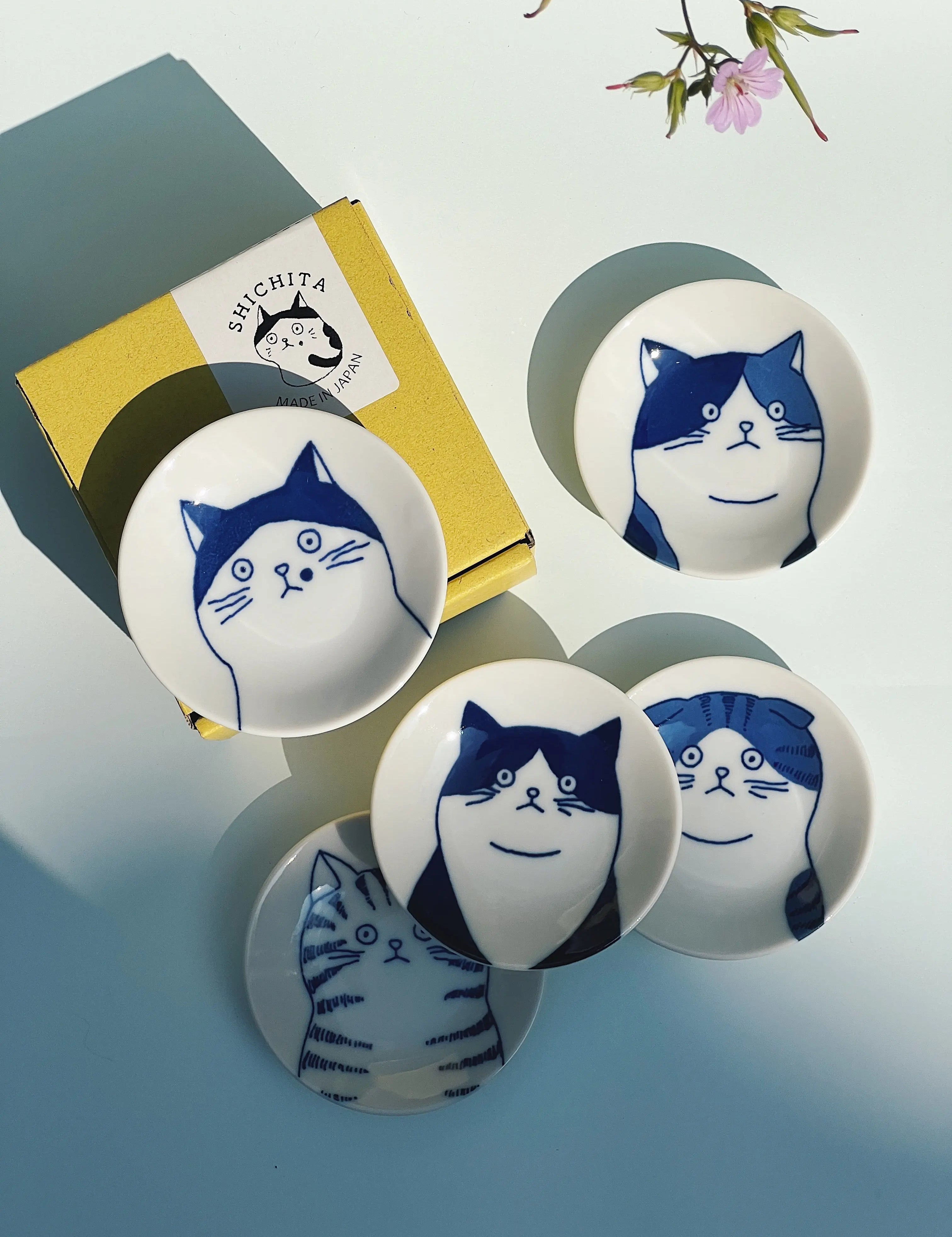 Japansk tallerken med blå kat | Sæt med 5 forskellige | 8 cm Studio Hafnia