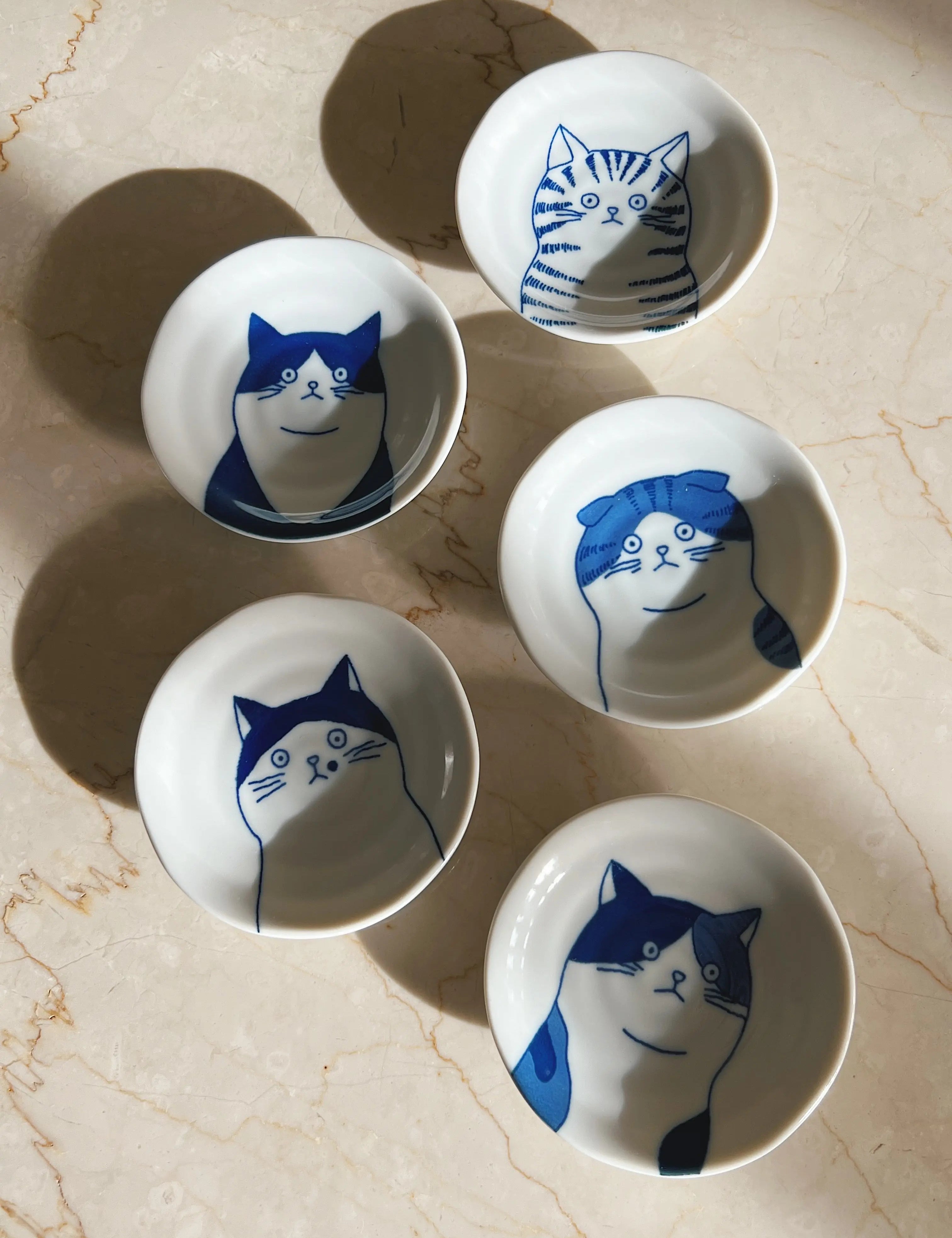 Japansk tallerken med blå kat | 5 forskellige slags | 10 cm Studio Hafnia
