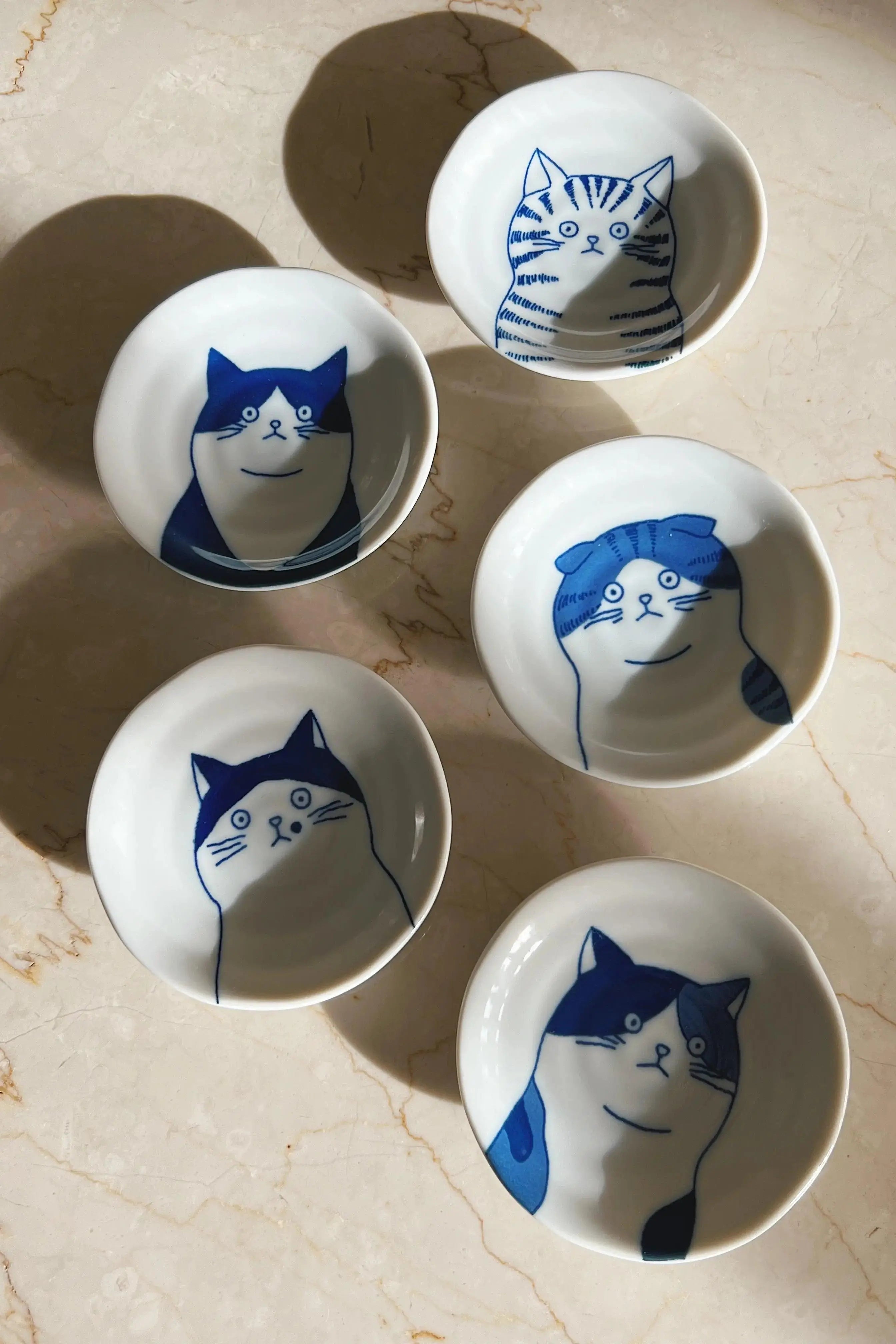 Japansk tallerken med blå kat | 5 forskellige slags | 10 cm Studio Hafnia
