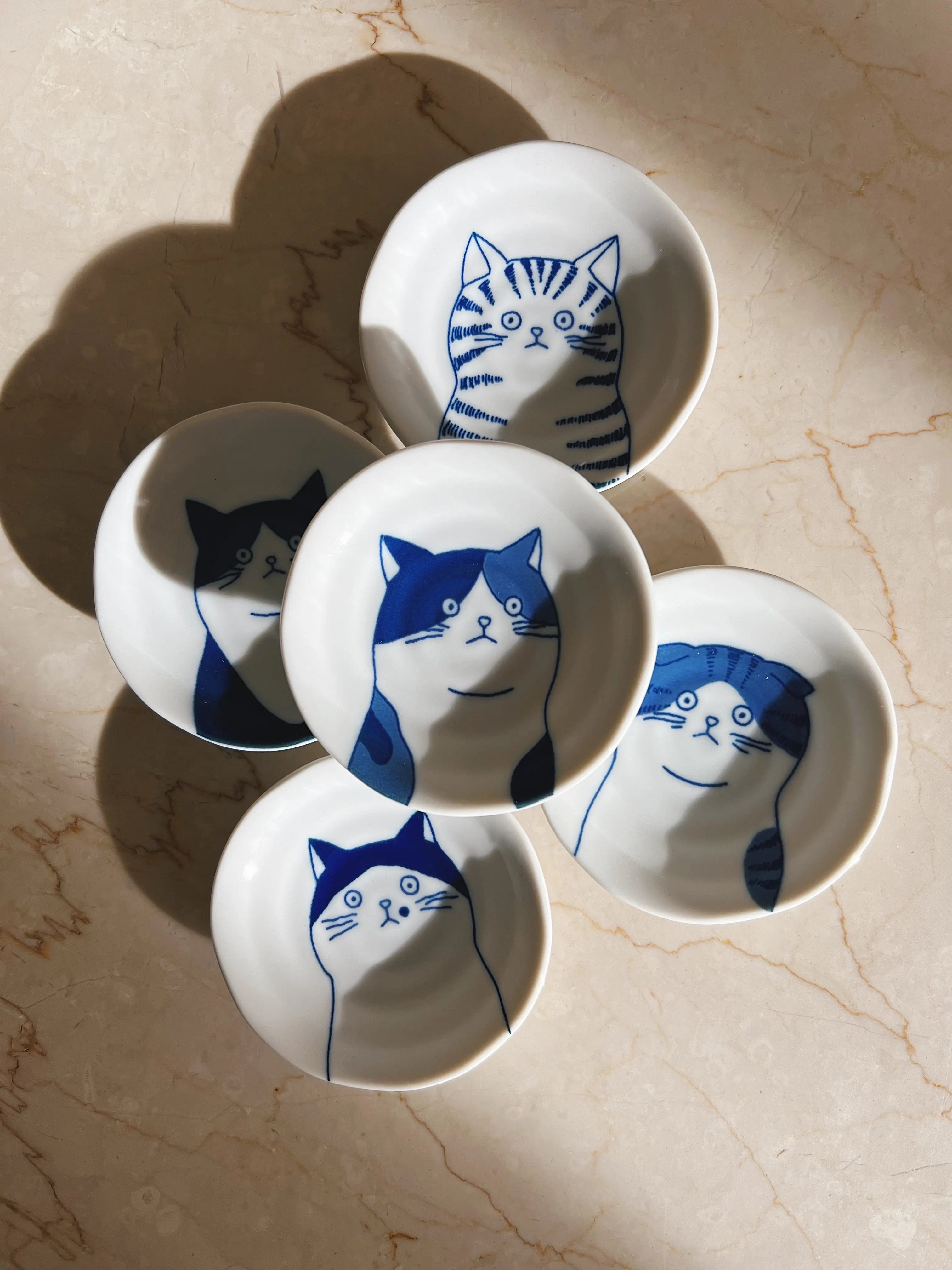 Japansk tallerken med blå kat | 5 forskellige slags | 10 cm Studio Hafnia