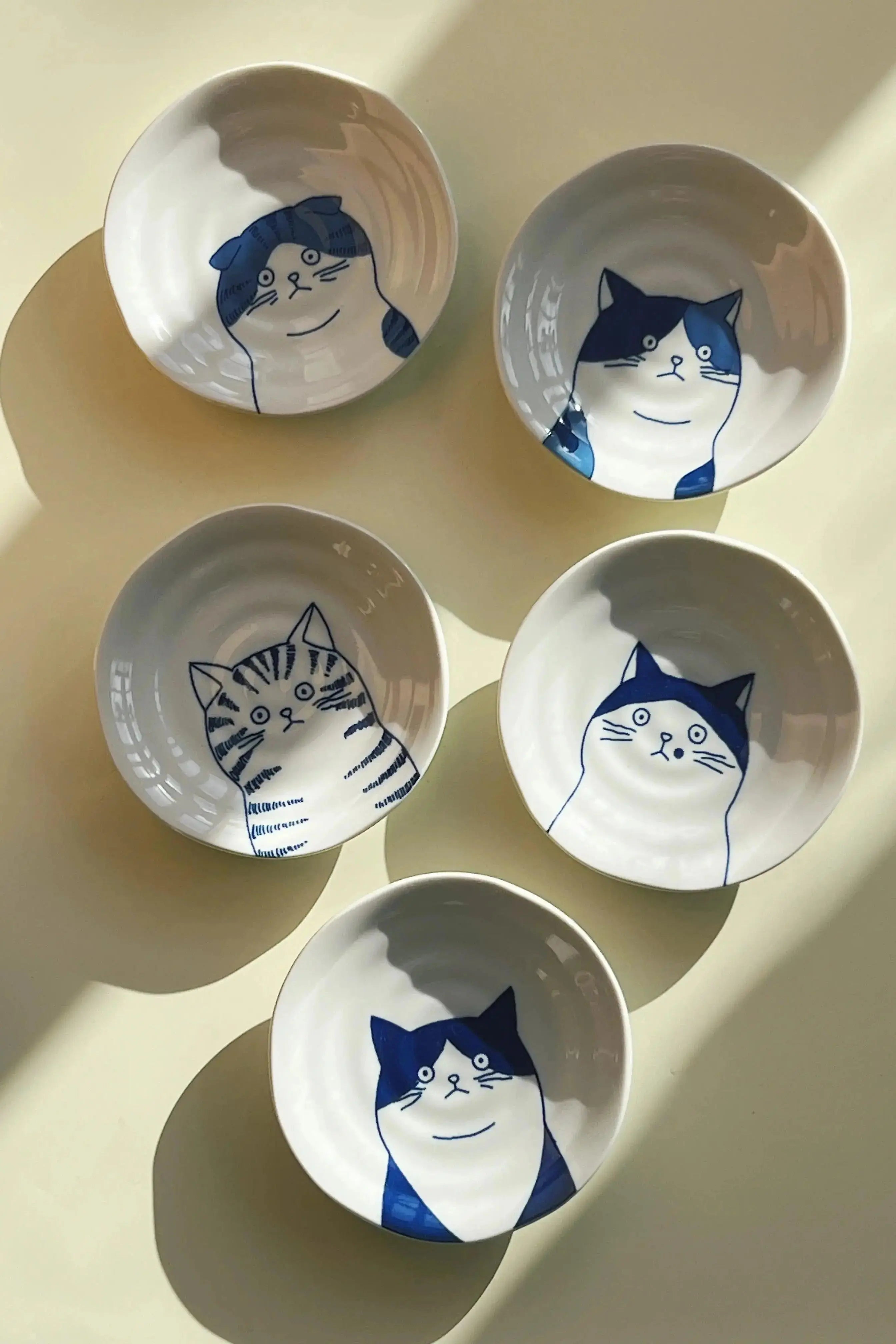Japansk tallerken med blå kat | 5 forskellige slags | 16 cm Studio Hafnia
