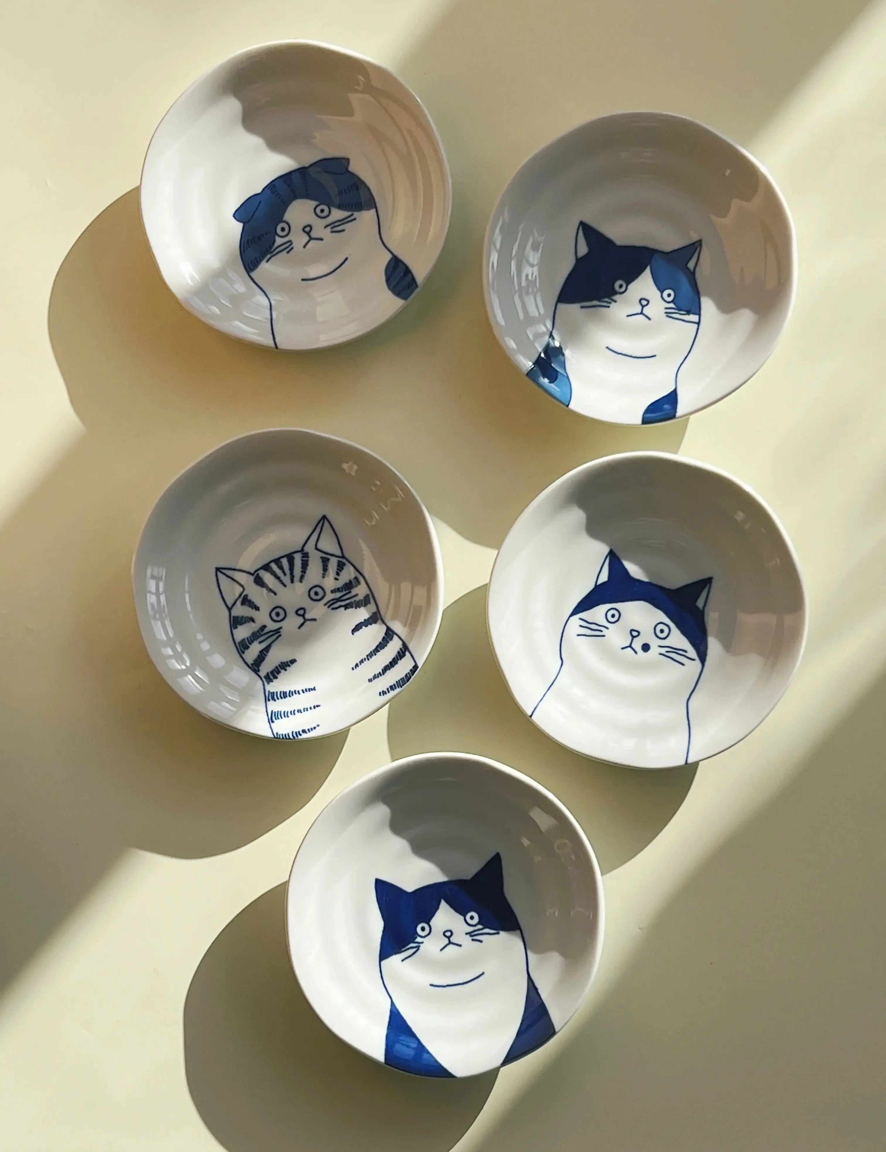 Japansk tallerken med blå kat | 5 forskellige slags | 16 cm Studio Hafnia