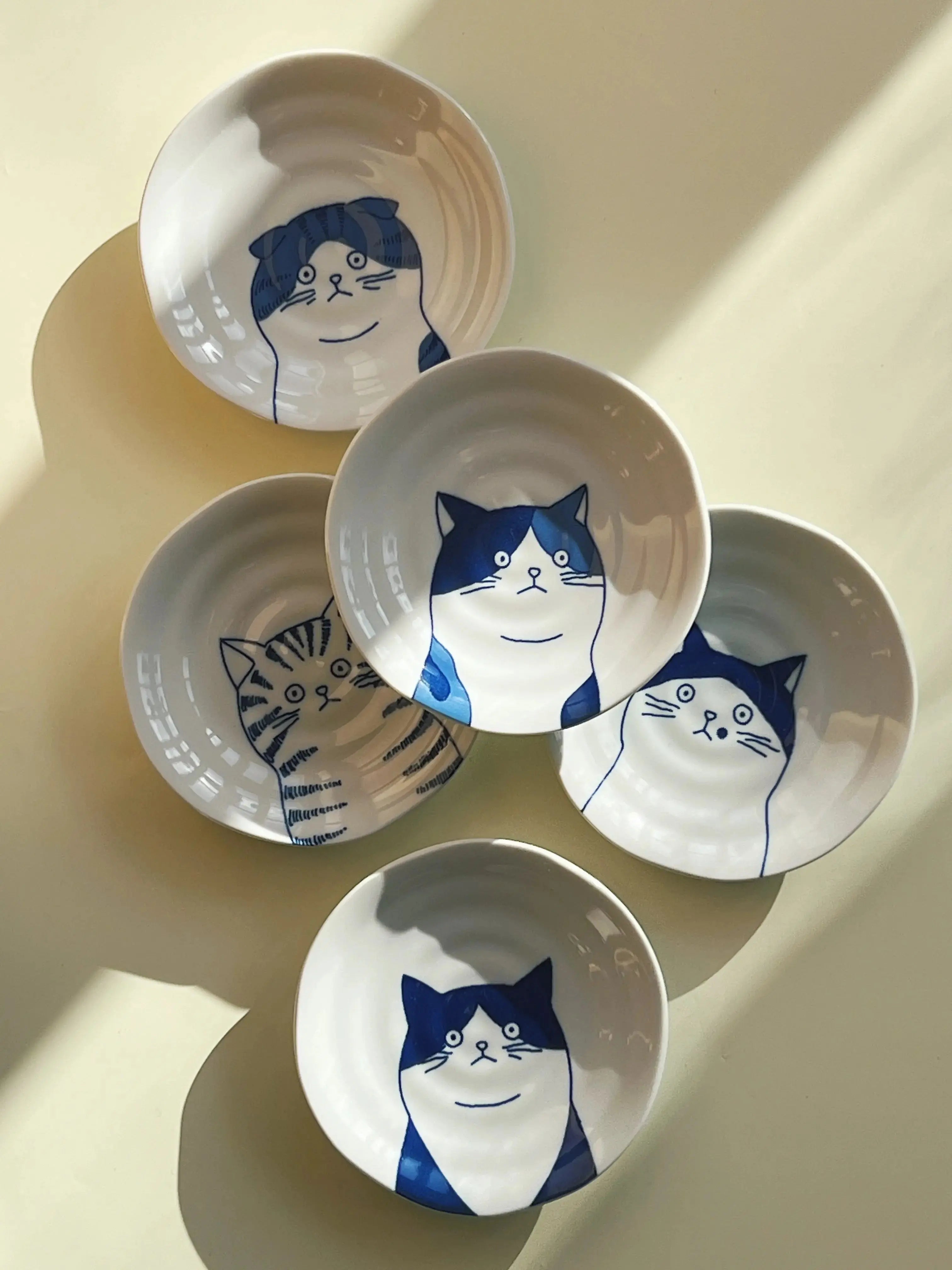 Japansk tallerken med blå kat | 5 forskellige slags | 16 cm Studio Hafnia