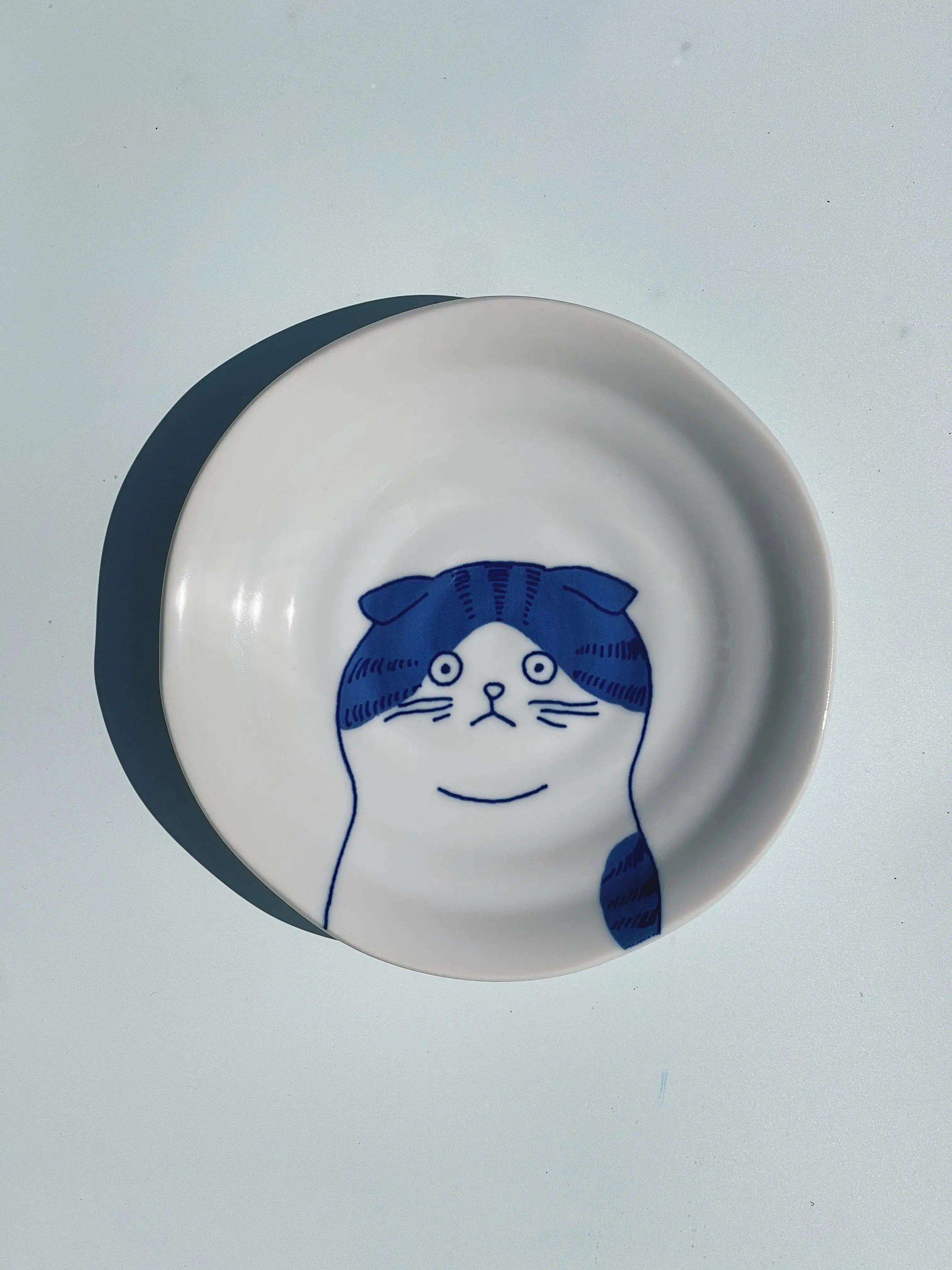 Japansk tallerken med blå kat | 5 forskellige slags | 16 cm Studio Hafnia