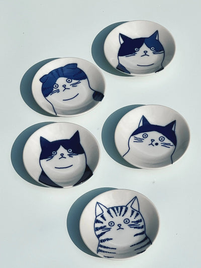 Japansk tallerken med blå kat | Sæt med 5 forskellige i gaveæske | 9 cm Studio Hafnia