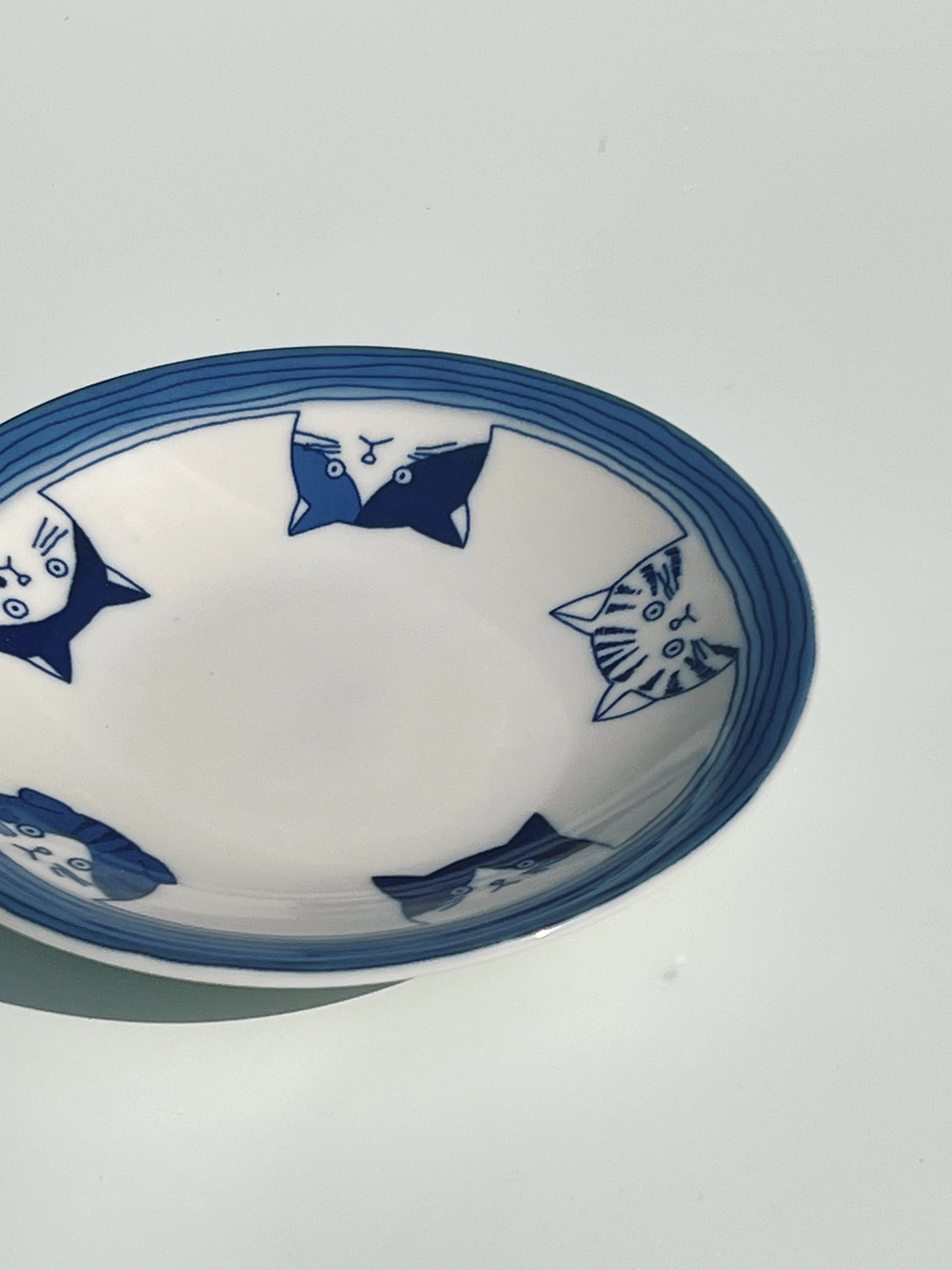 Japansk tallerken/skål med 5 blå katte | 16 cm Studio Hafnia