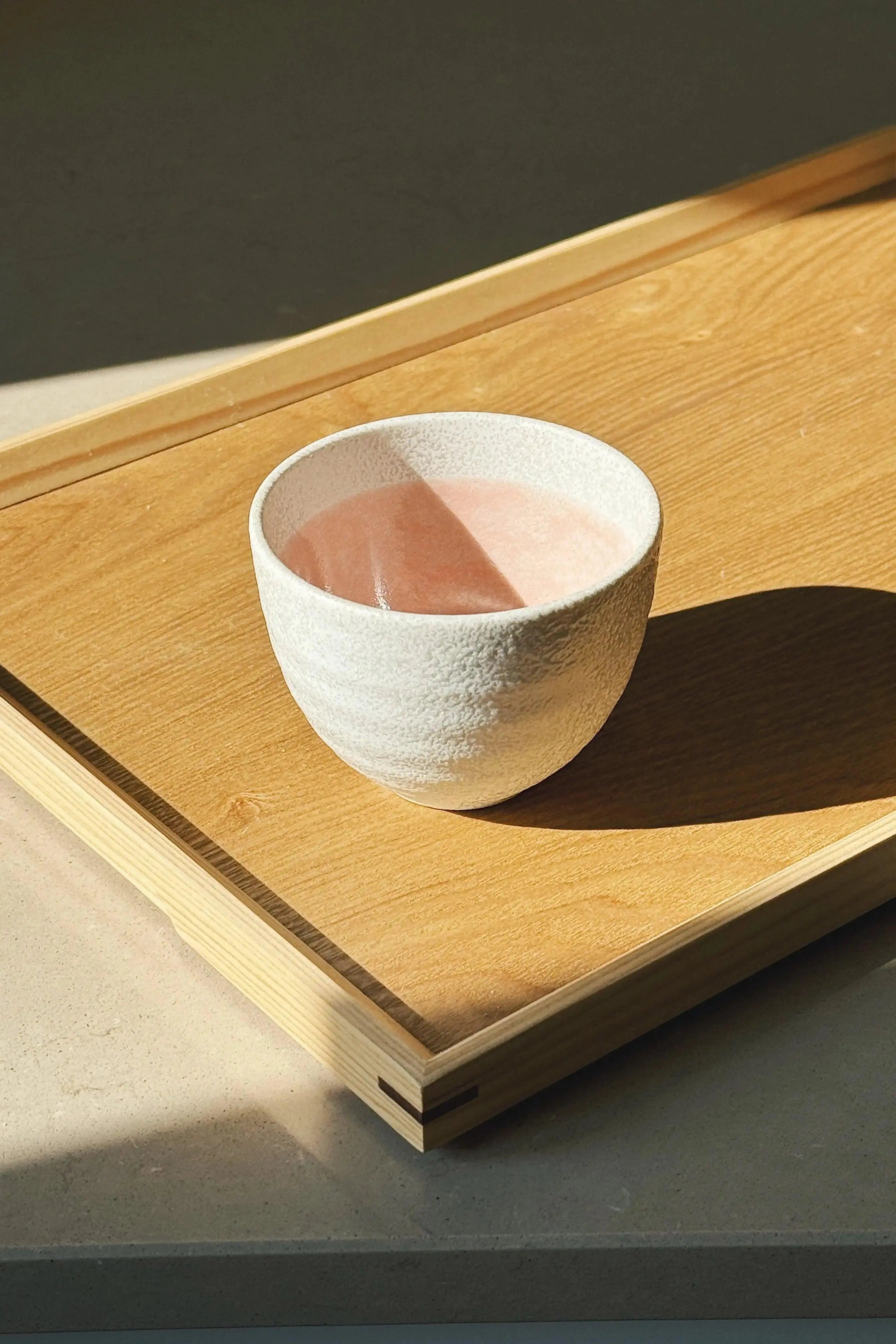 Japansk tekop i hvid og rosa keramik | 160 ml Studio Hafnia