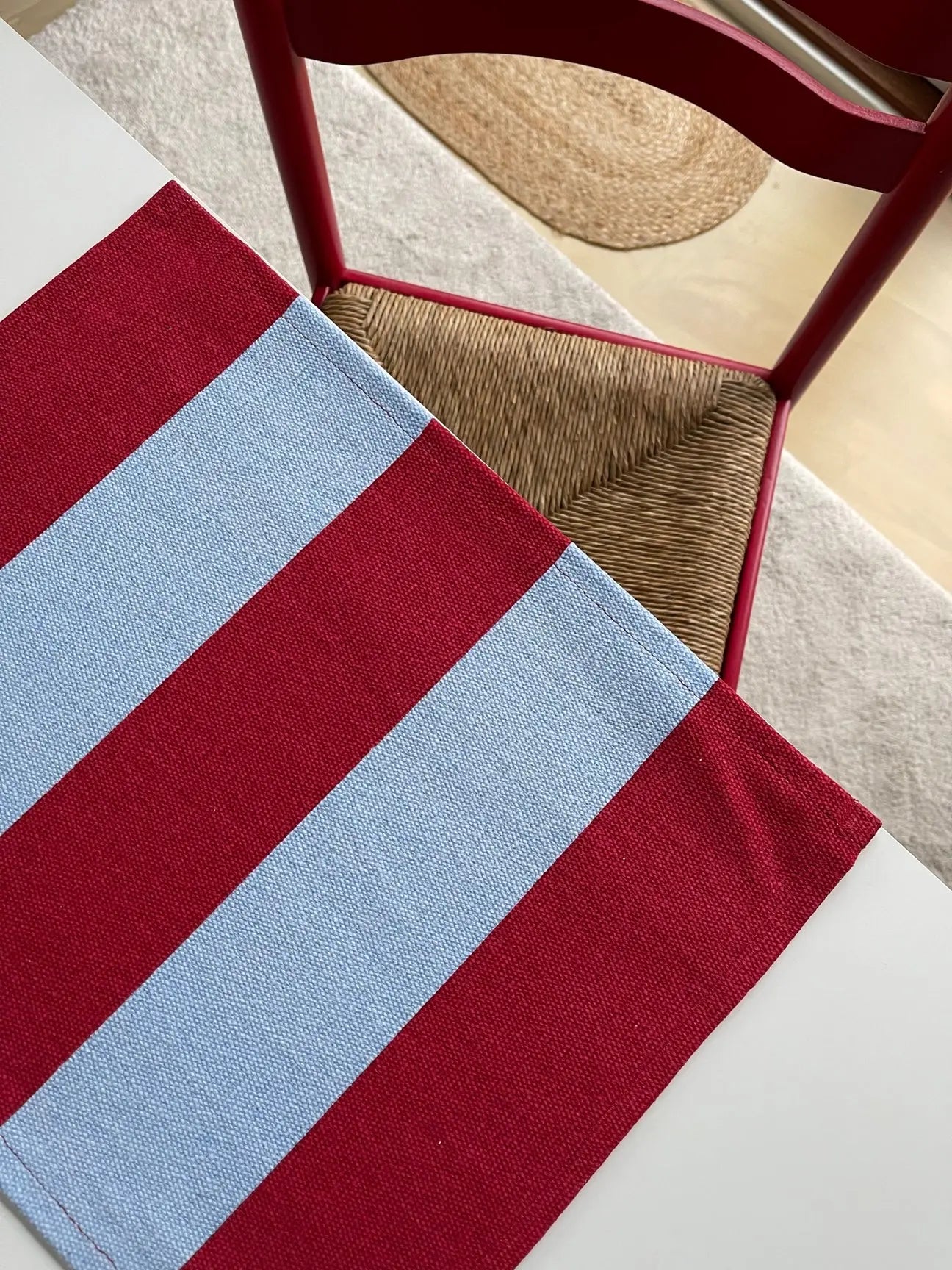 Jou Quilts dækkeserviet | Sommer vinrød/blå striber Jou Quilts