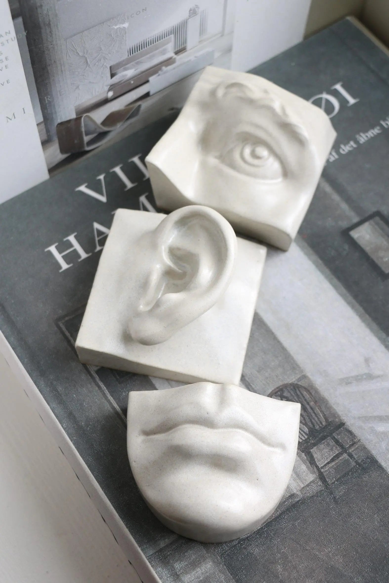 Kombination 1 i AntiqueWhite - Left Eye, Left Ear og Small Mouth Laoru Laoru