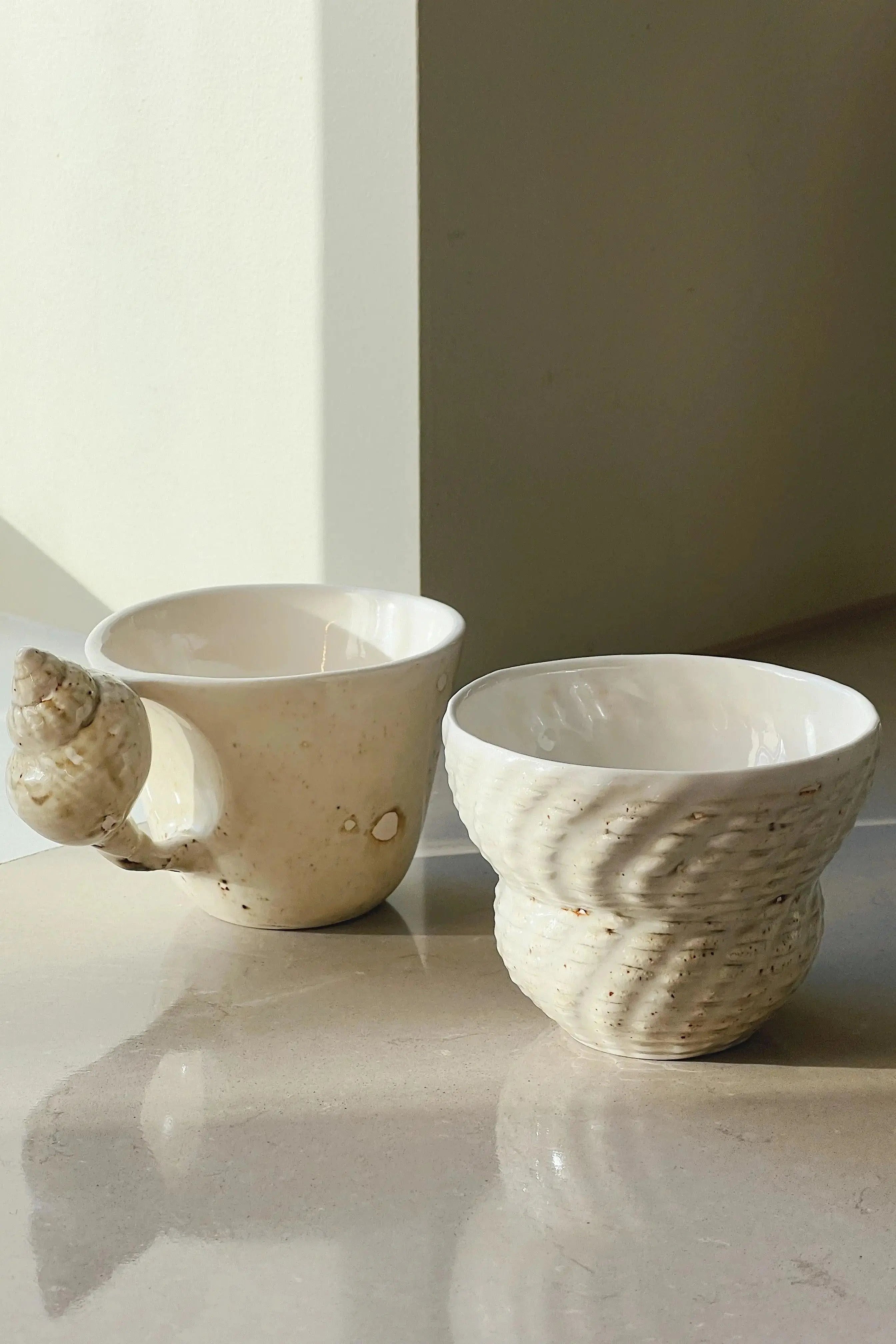 Konkylie Kop af Christina Iversen Studio i creme, keramik Christina Iversen Studio