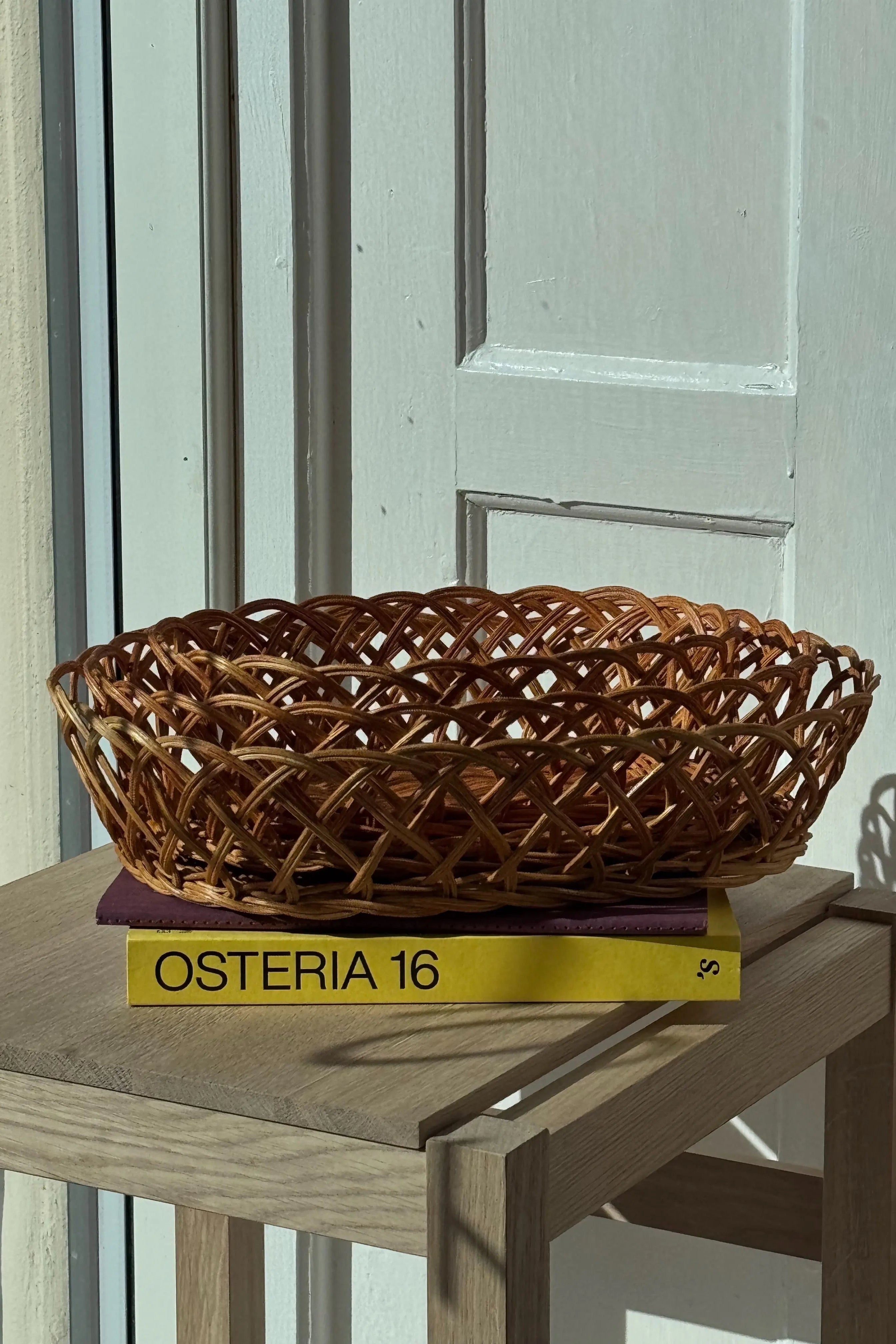 Kurv-i-Rattan-_-Handflettet-i-Vietnam-_-3-storrelser-Studio-Hafnia-1377535345.jpg