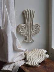 Laoru Laoru – Thalia Muse Wall Relief Vase | Antique White H28 cm






