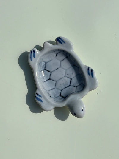Lille Skildpadde skål i keramik fra Japan | Hvid og blå Studio Hafnia