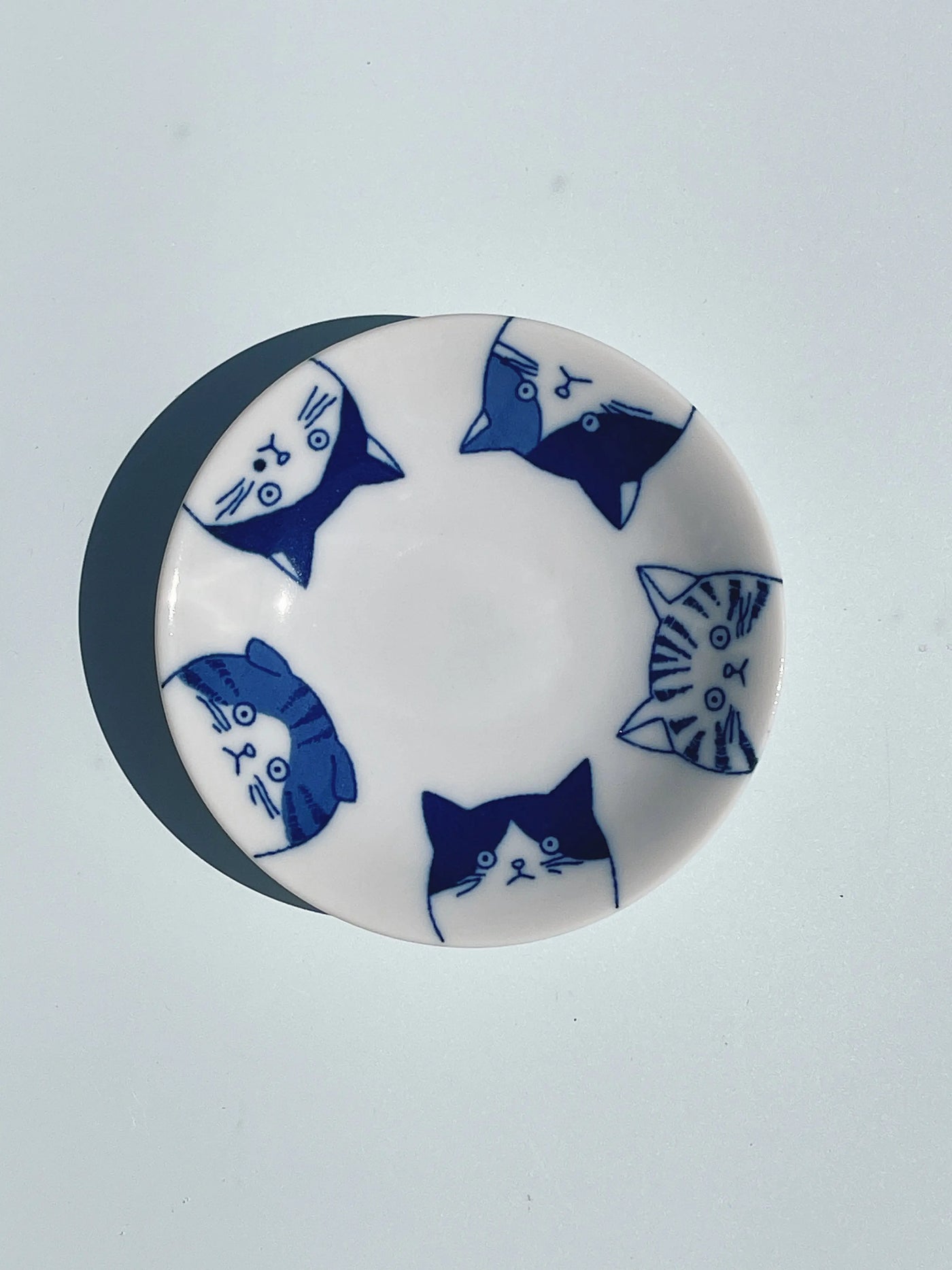 Lille japansk skål med blå katte Studio Hafnia