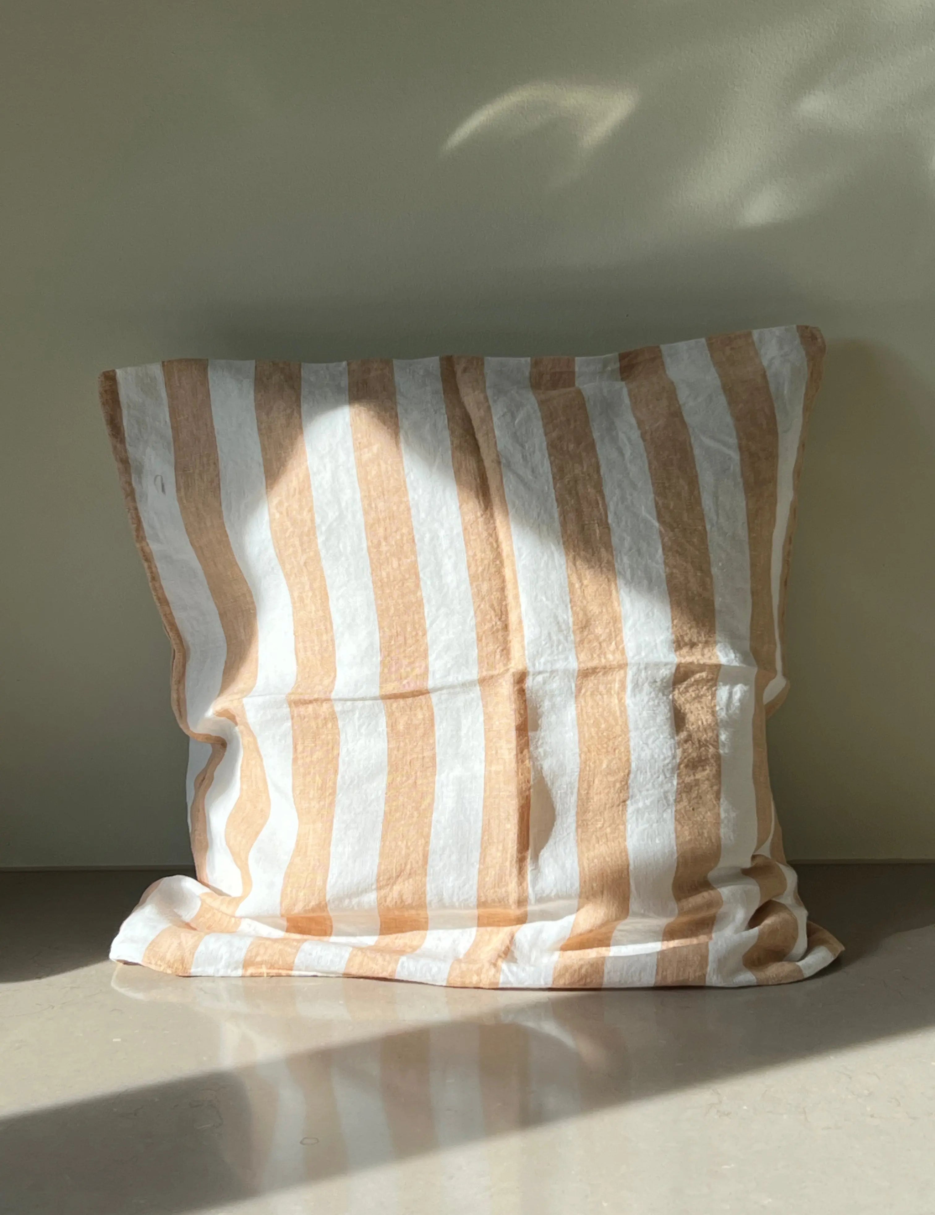 Hazelnut Stripe | 50 x 50 cm Linge Particulier
