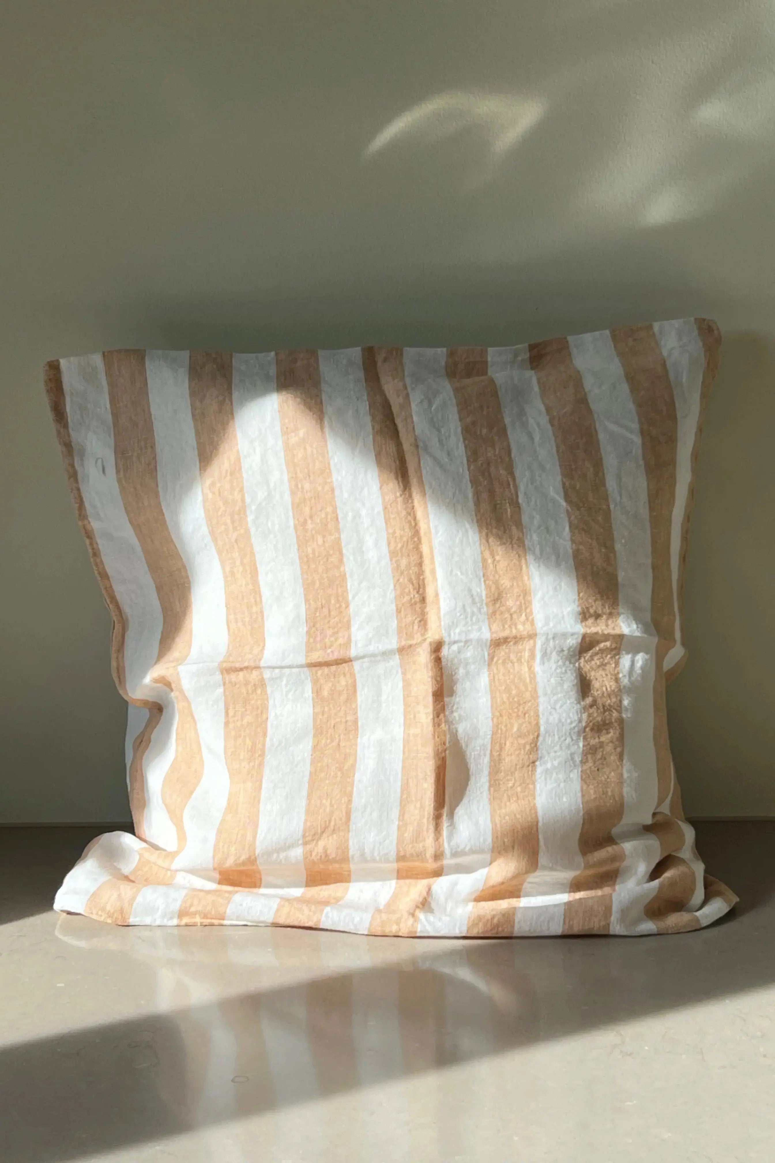 Hazelnut Stripe | 50 x 50 cm Linge Particulier