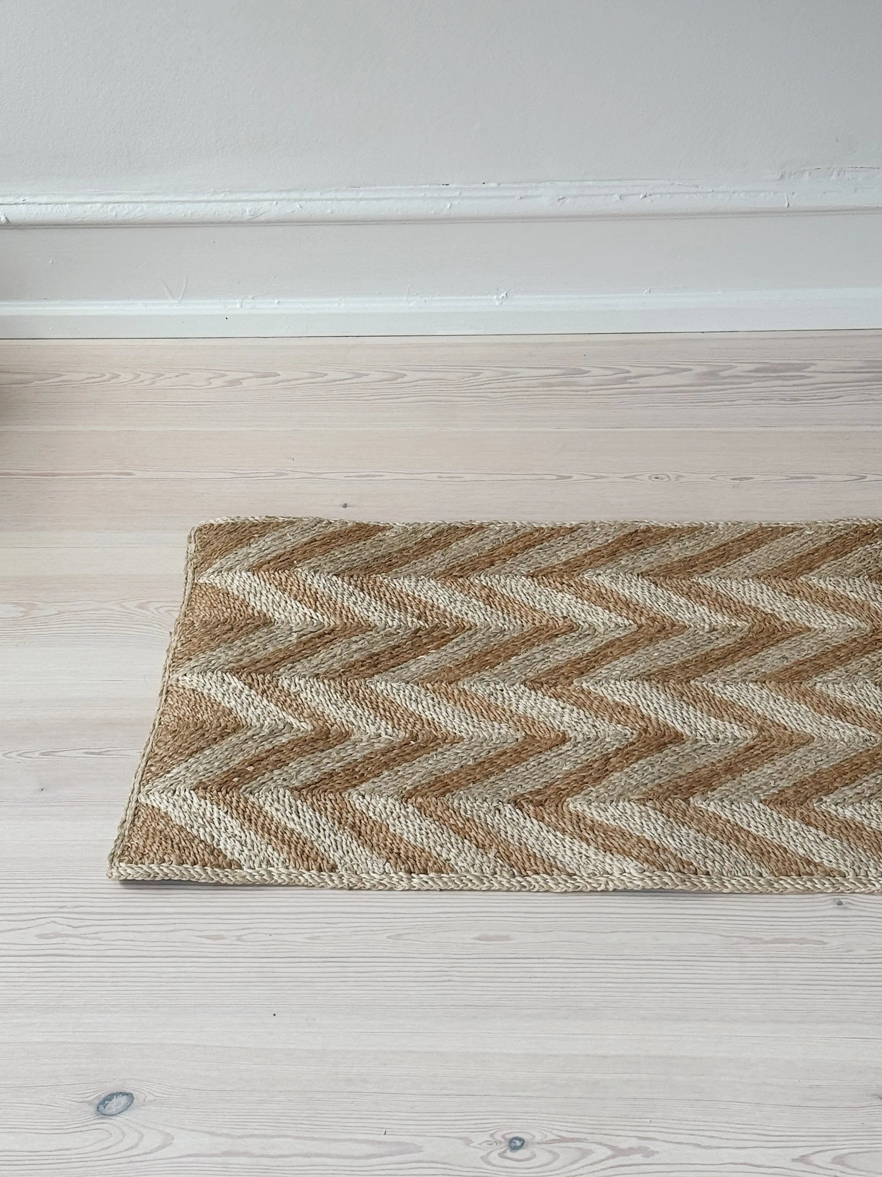 Maison Bengal | Zigzag gulvtæppe i jute | Brun/natur Maison Bengal
