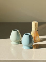 Matcha Holder med lyseblå eller lysegrøn glasur Studio Hafnia
