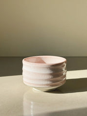 Matchaskål i Rosa Keramik | Mino Ware fra Japan – Ø 11 cm Studio Hafnia