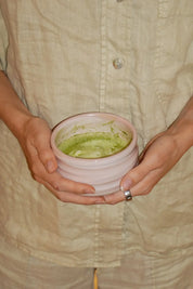 Matcha bowl in pink and olive green ceramic – handmade in Japan

