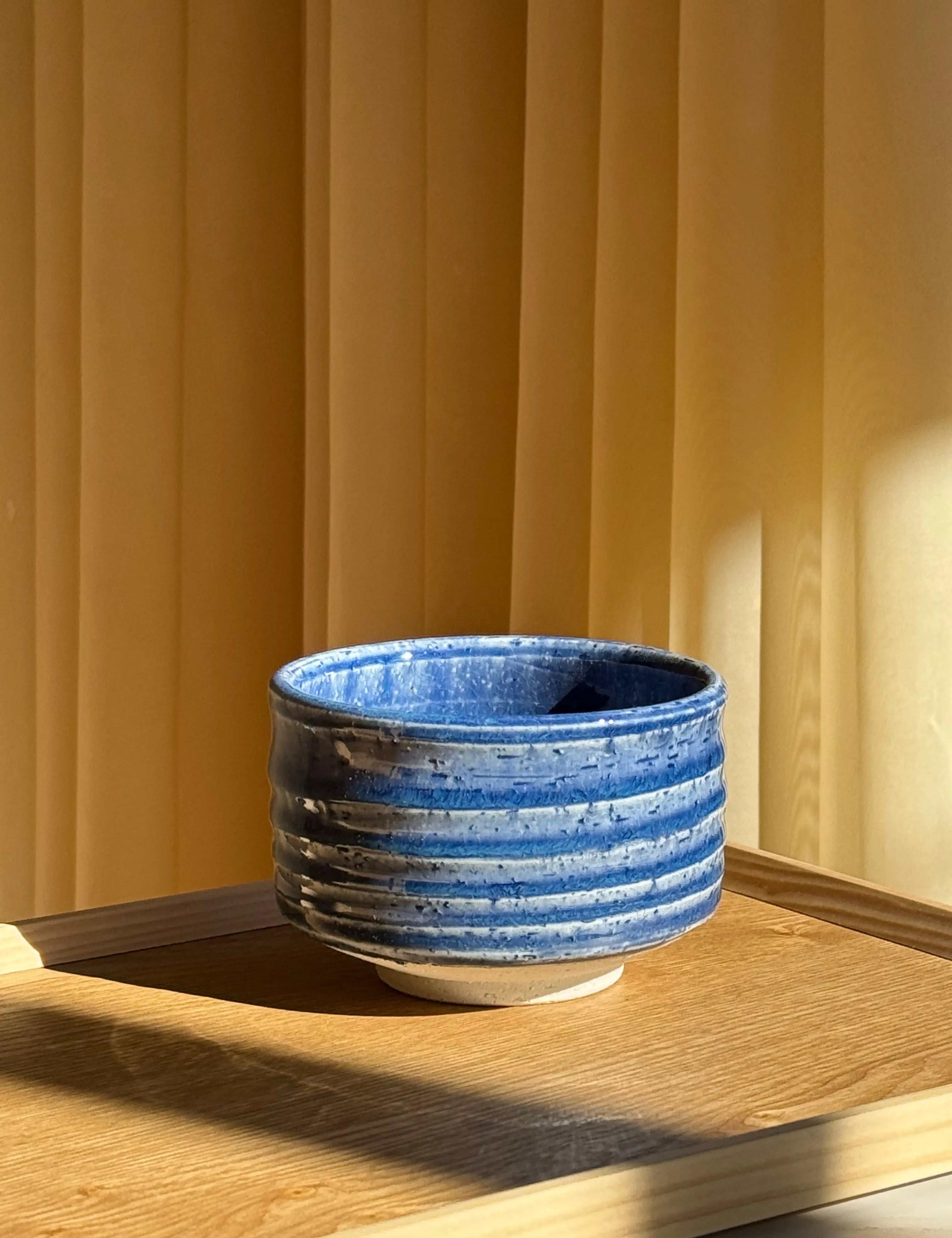 Mørkeblå Matcha Skål – Håndlavet Japansk Chawan Studio Hafnia