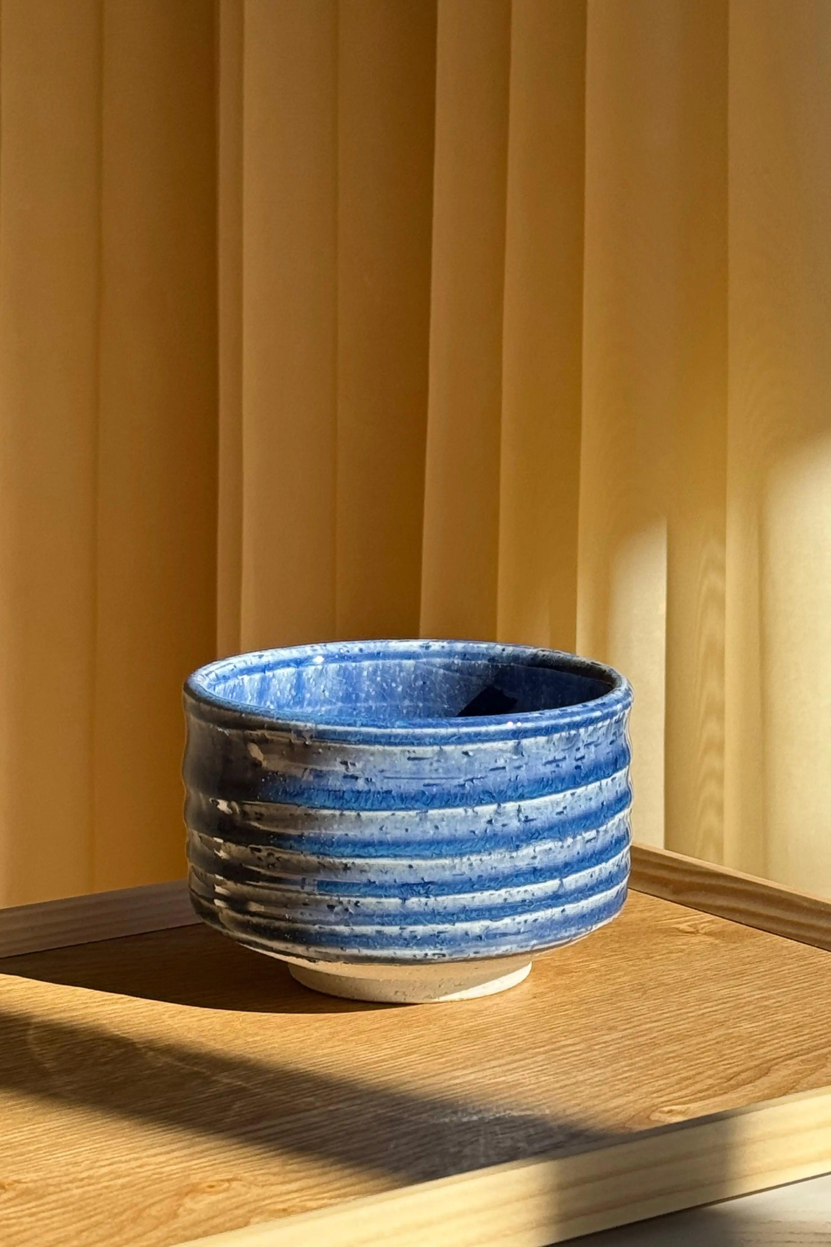 Mørkeblå Matcha Skål – Håndlavet Japansk Chawan Studio Hafnia