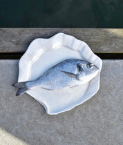 Musling middagstallerken/fad af Christina Iversen Studio i creme, keramik Christina Iversen Studio