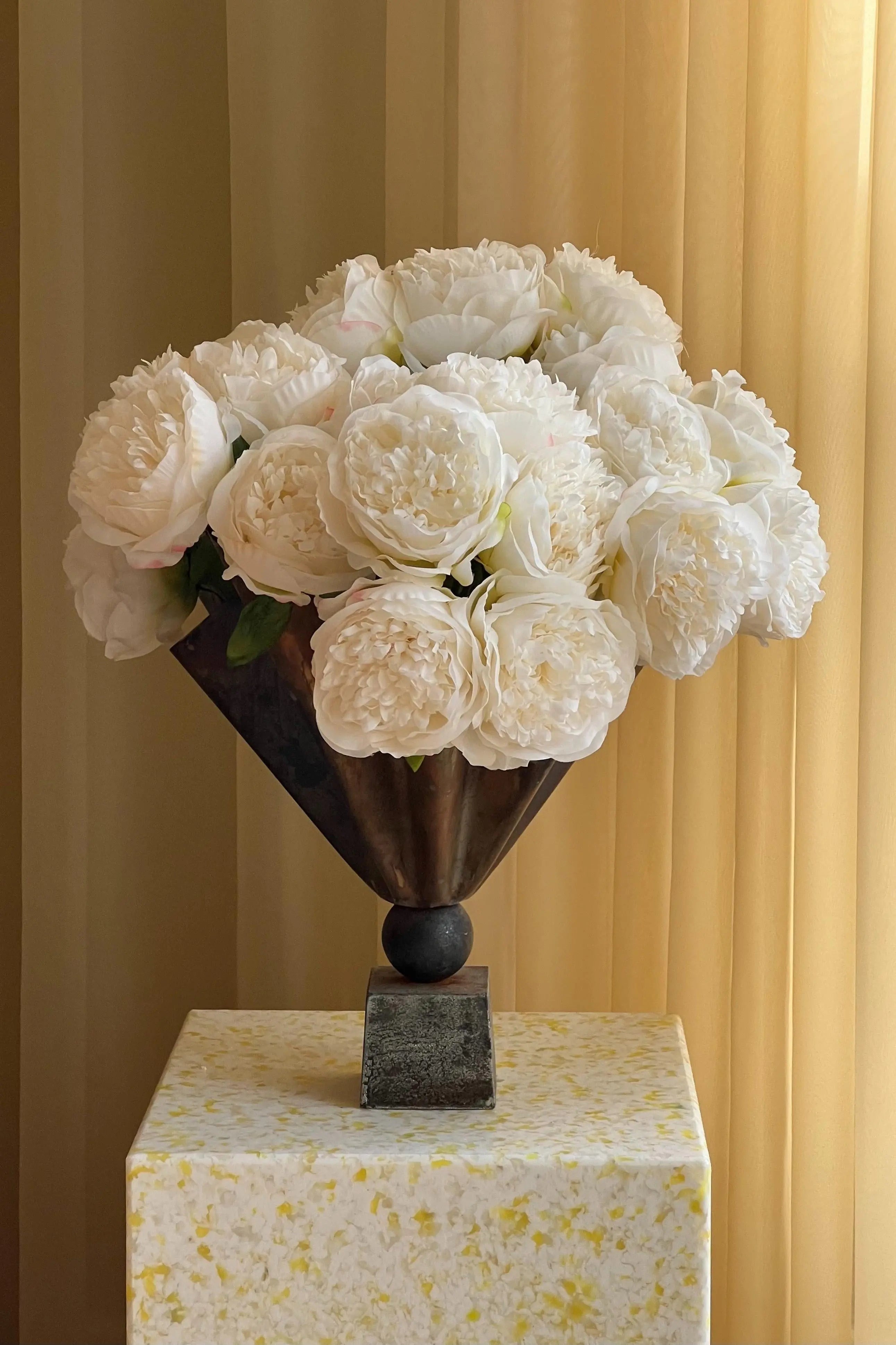 Naturtro Pæonbuket | Hvid Studio Hafnia