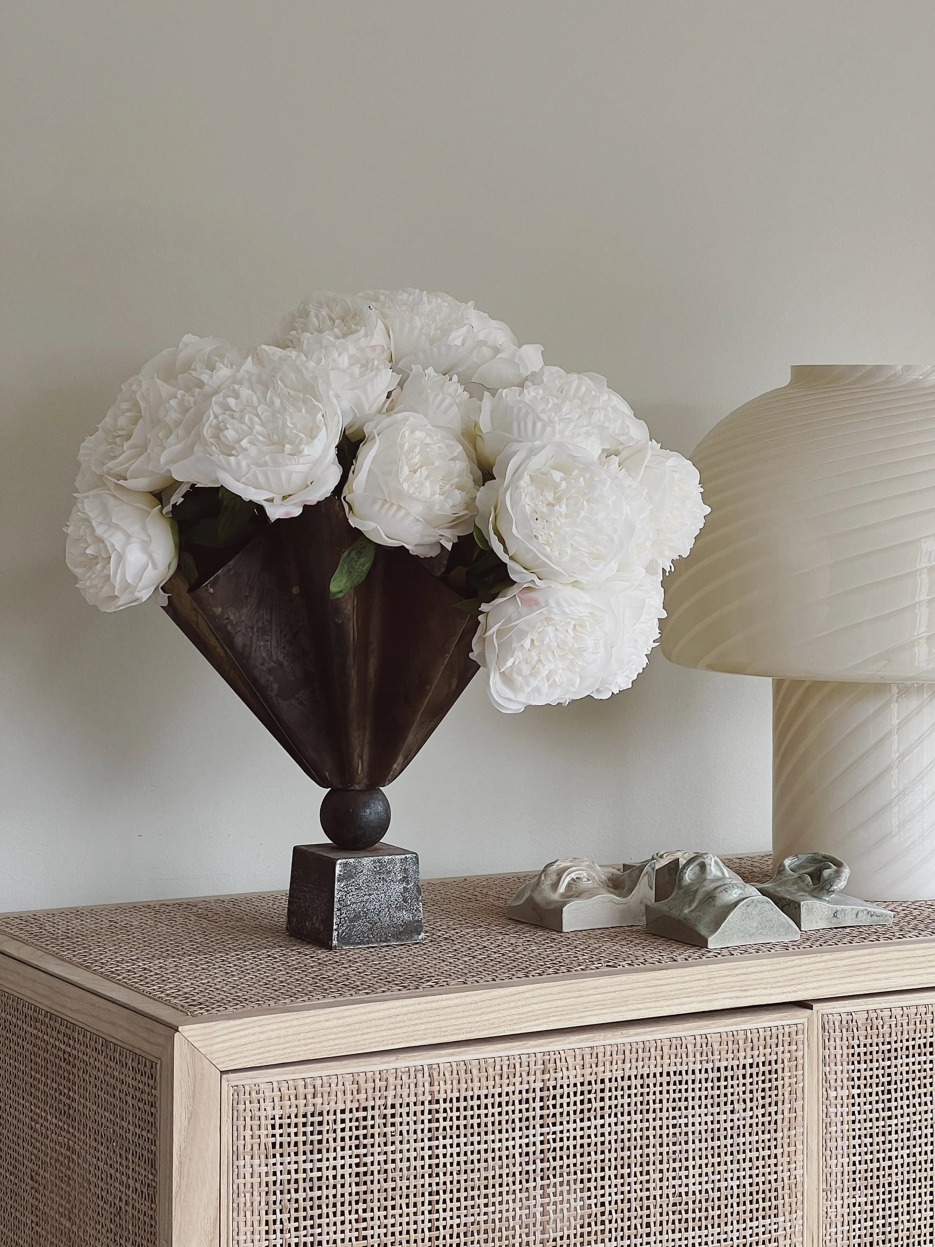 Naturtro Pæonbuket | Hvid Studio Hafnia