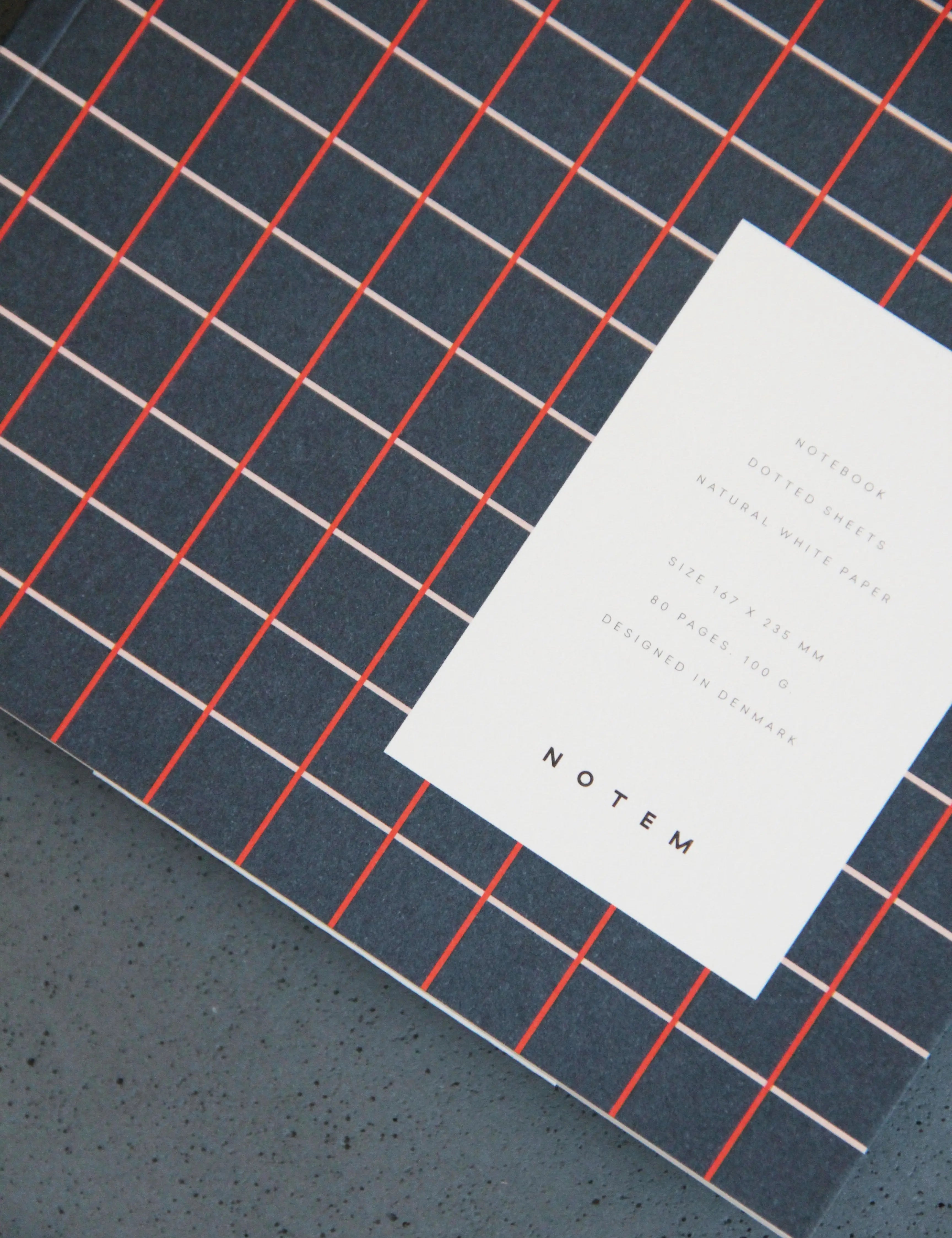 Notem studio, Vita notesbog, Softcover medium, Dark Blue Grid Notem studio