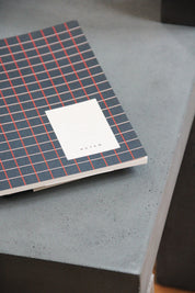 Notem studio, Vita notesbog, Softcover medium, Dark Blue Grid Notem studio