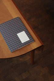 Notem studio, Vita notesbog, Softcover medium, Dark Blue Grid Notem studio