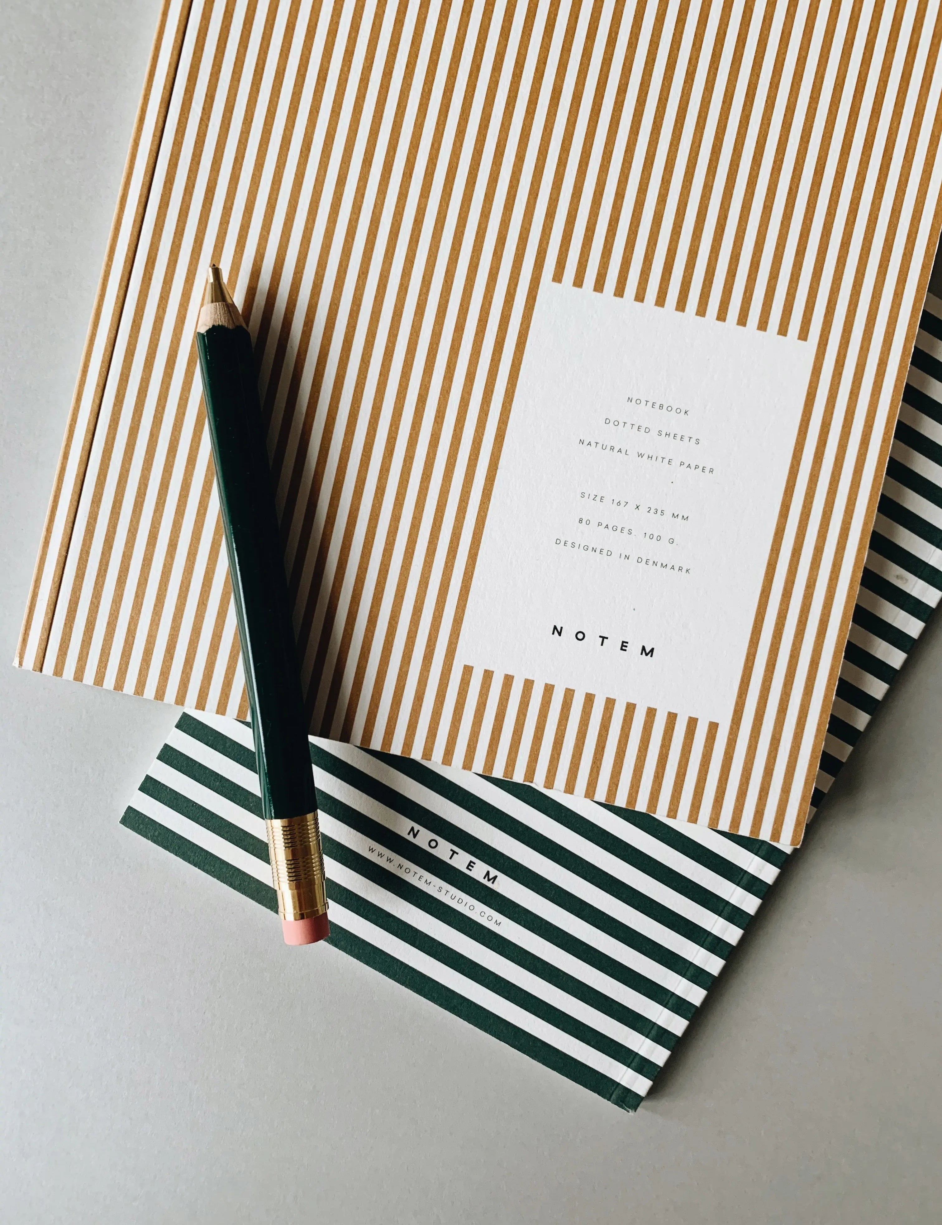 Notem studio, Vita notesbog, Softcover medium, Ochre lines Notem studio