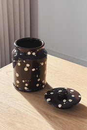 Ottocento Opbevaringskrukker med Låg – Sæt af 2 | Chokoladebrun med Creme Stænk Studio Hafnia