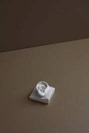 Right Ear i AntiqueWhite stentøj Laoru Laoru